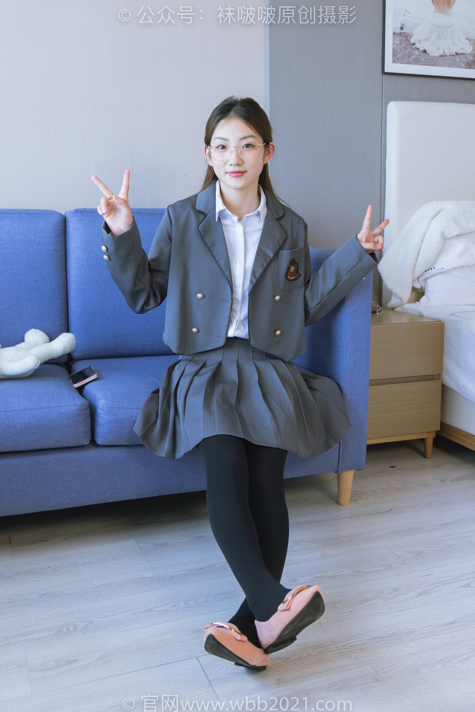 图片[37]-[BoBoSocks袜啵啵]NO.315 小沫-平底鞋、厚黑丝、模特穿鞋及丝袜踩玩偶小熊剧情[140P] – 速更版-美库