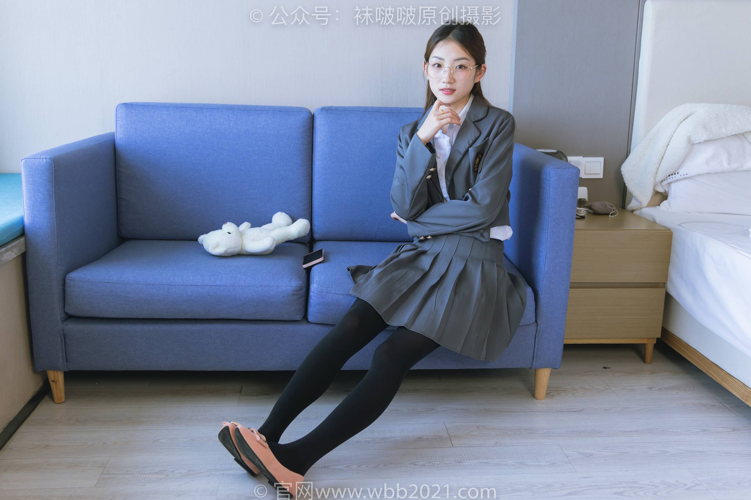 图片[43]-[BoBoSocks袜啵啵]NO.315 小沫-平底鞋、厚黑丝、模特穿鞋及丝袜踩玩偶小熊剧情[140P] – 速更版-美库