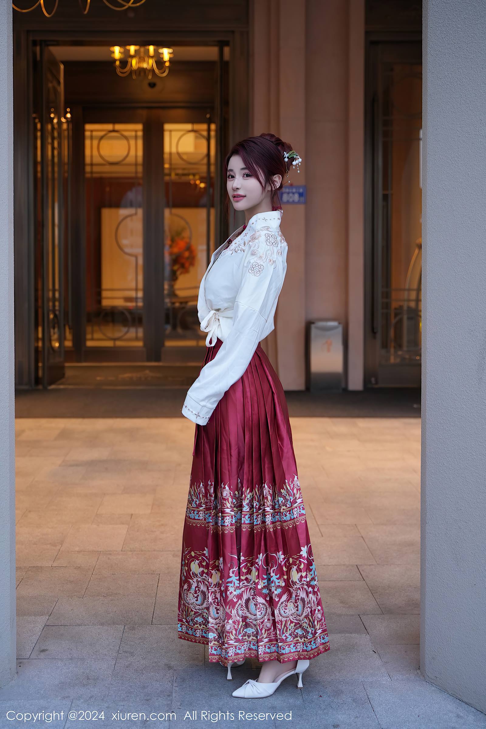 图片[11]-[Xiuren秀人网]2024.01.19 NO.7985 美七Mia 最火马面裙 [28+1P] – 速更版-美库