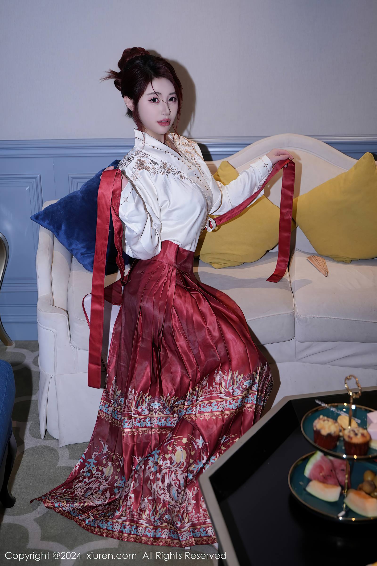 图片[24]-[Xiuren秀人网]2024.01.19 NO.7985 美七Mia 最火马面裙 [28+1P] – 速更版-美库