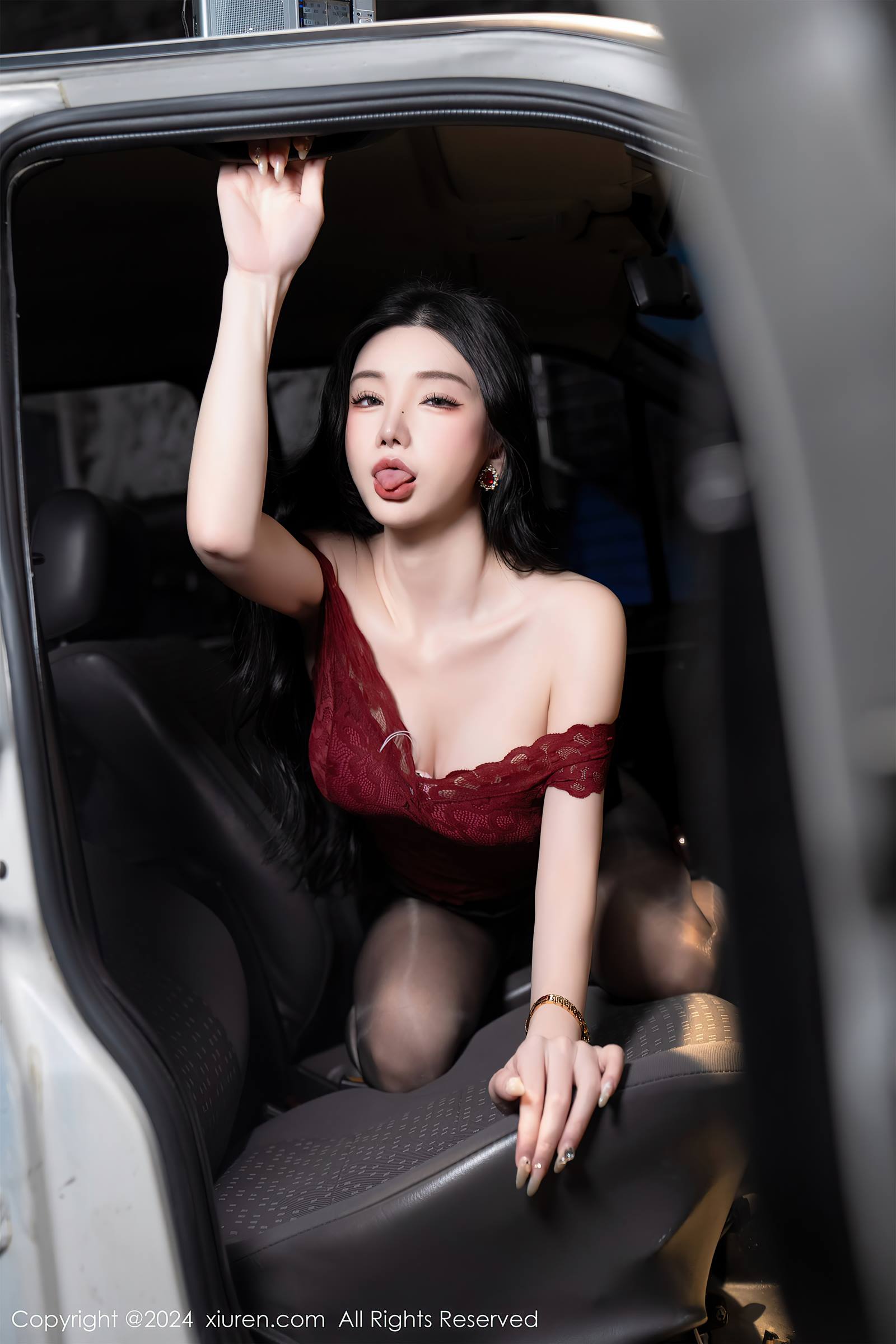 图片[27]-[Xiuren秀人网]2024.01.19 NO.7993 周于希Sally 枕着爱心 [32+1P] – 速更版-美库