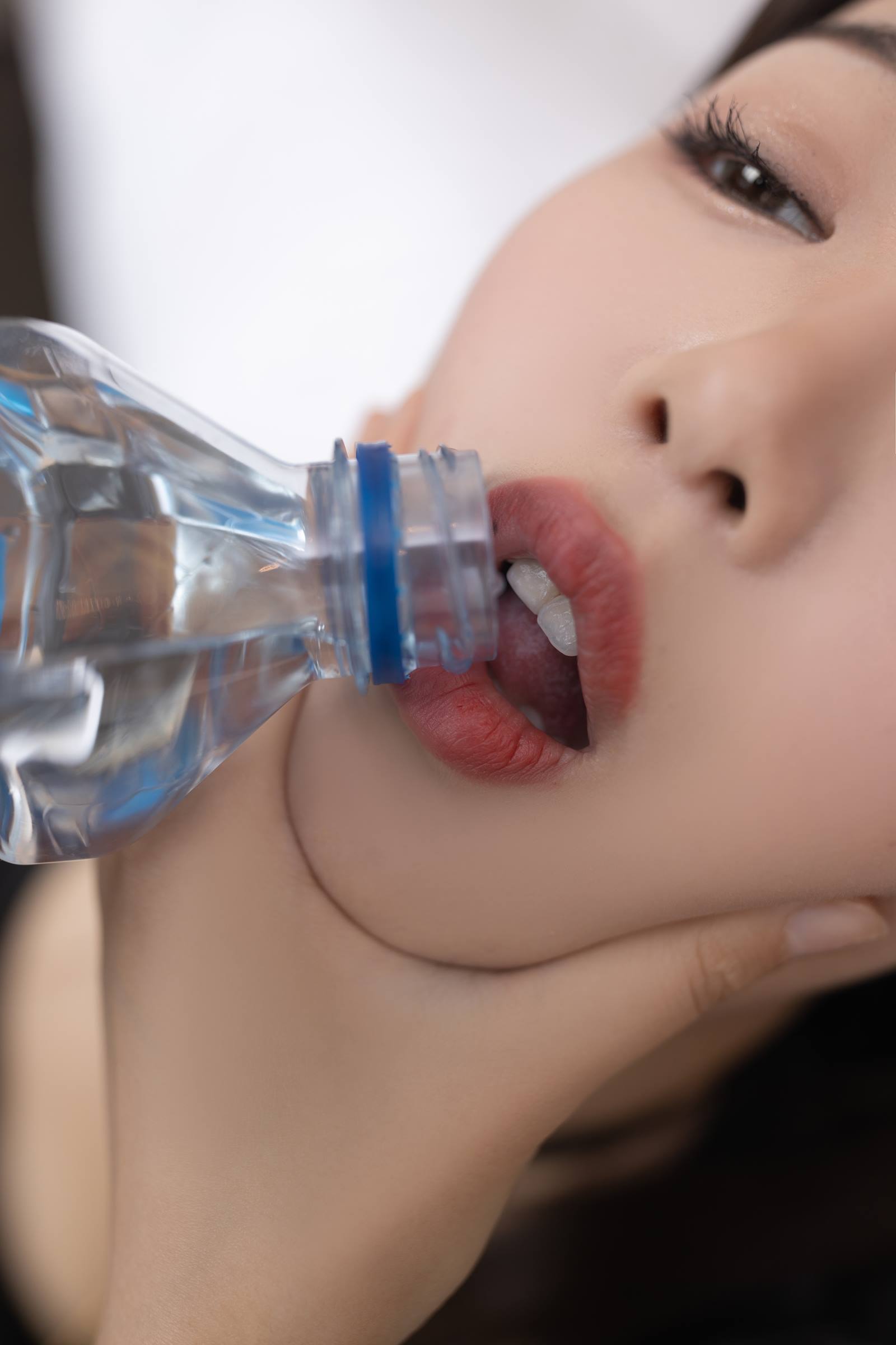 图片[11]-秀人内购@唐安琪 内购无水印 黑色皮裤写真 [33P] – 速更版-美库