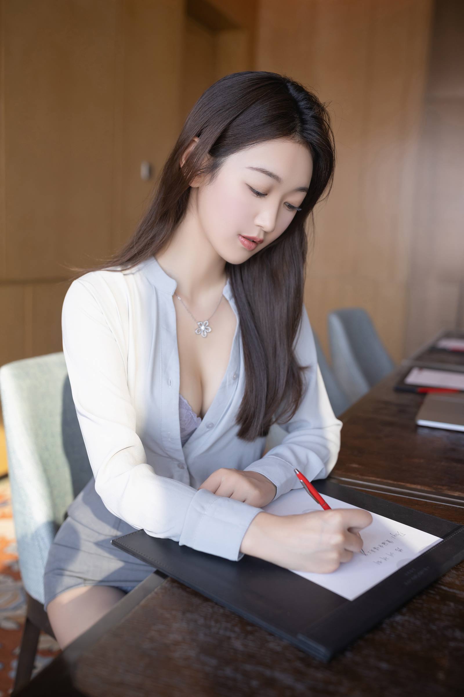 图片[18]-秀人内购@唐安琪 内购无水印 会议室写真 [19P] – 速更版-美库