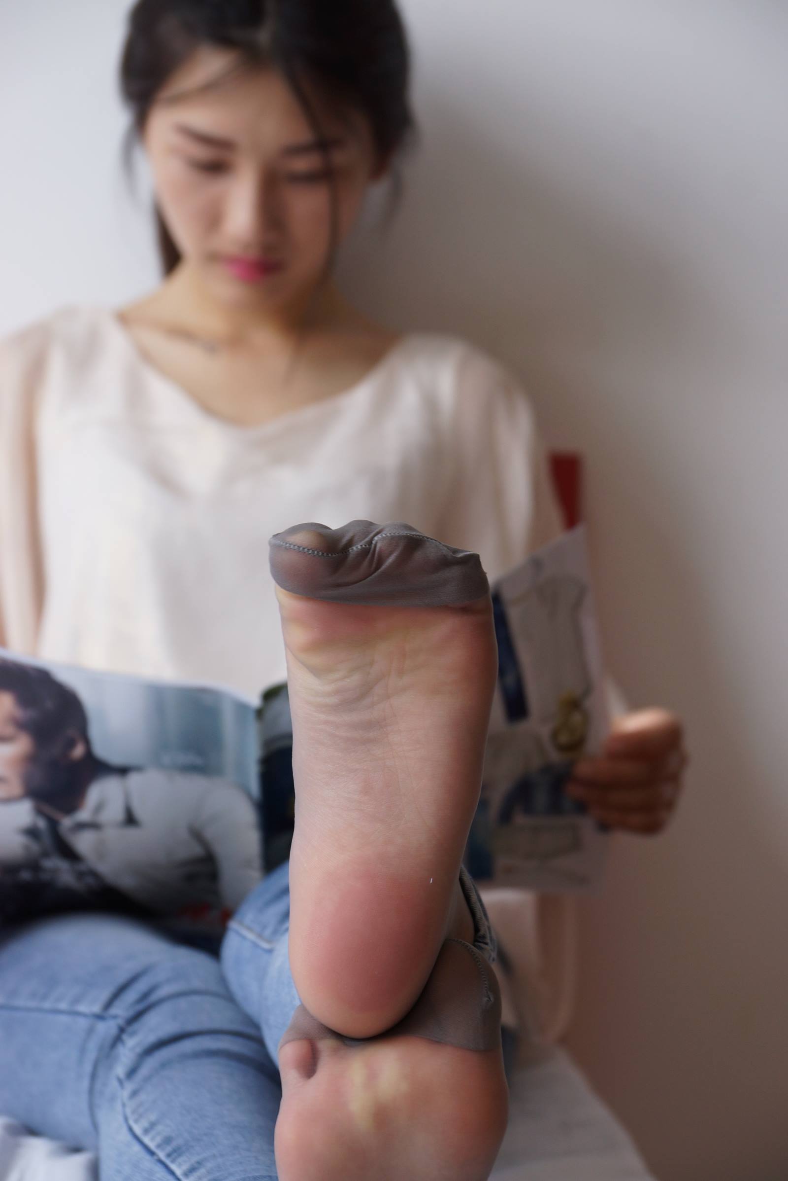 图片[11]-自由摄影 No.005 惬意的周末经典短灰丝陪你看看书 [93P] – 速更版-美库