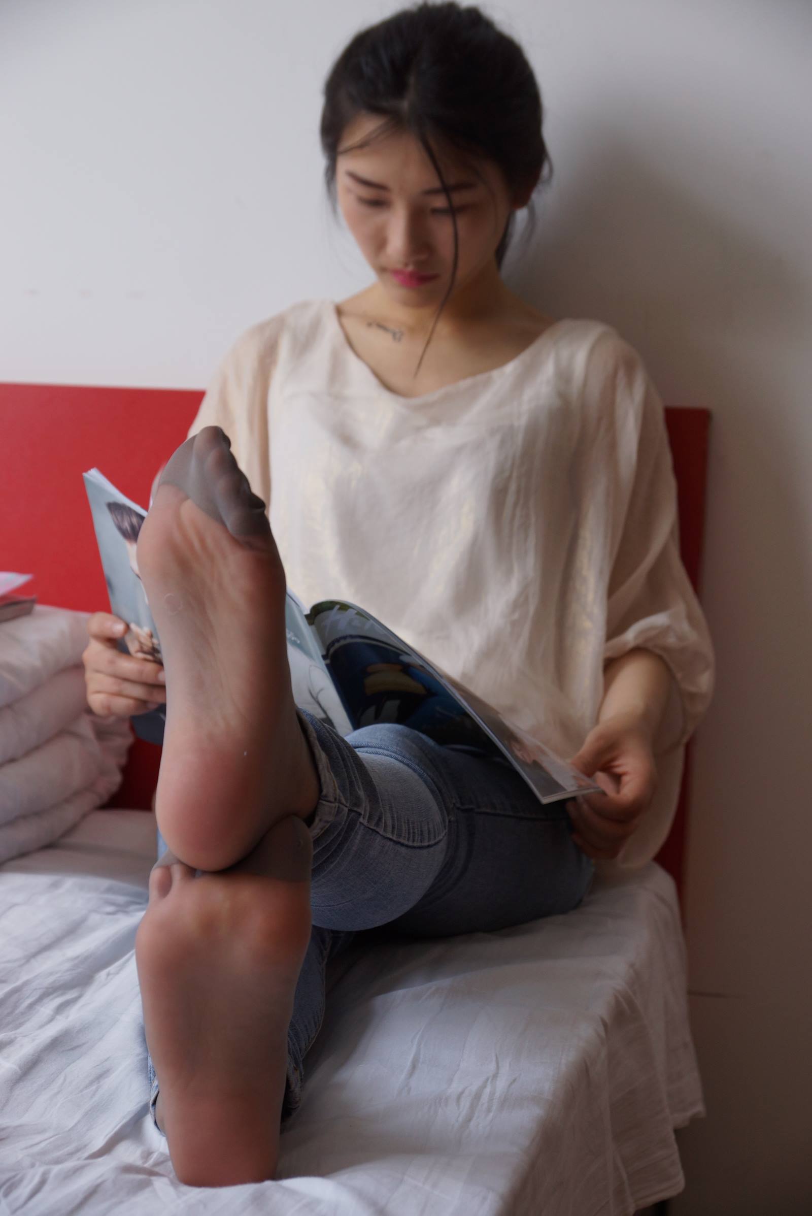 图片[20]-自由摄影 No.005 惬意的周末经典短灰丝陪你看看书 [93P] – 速更版-美库