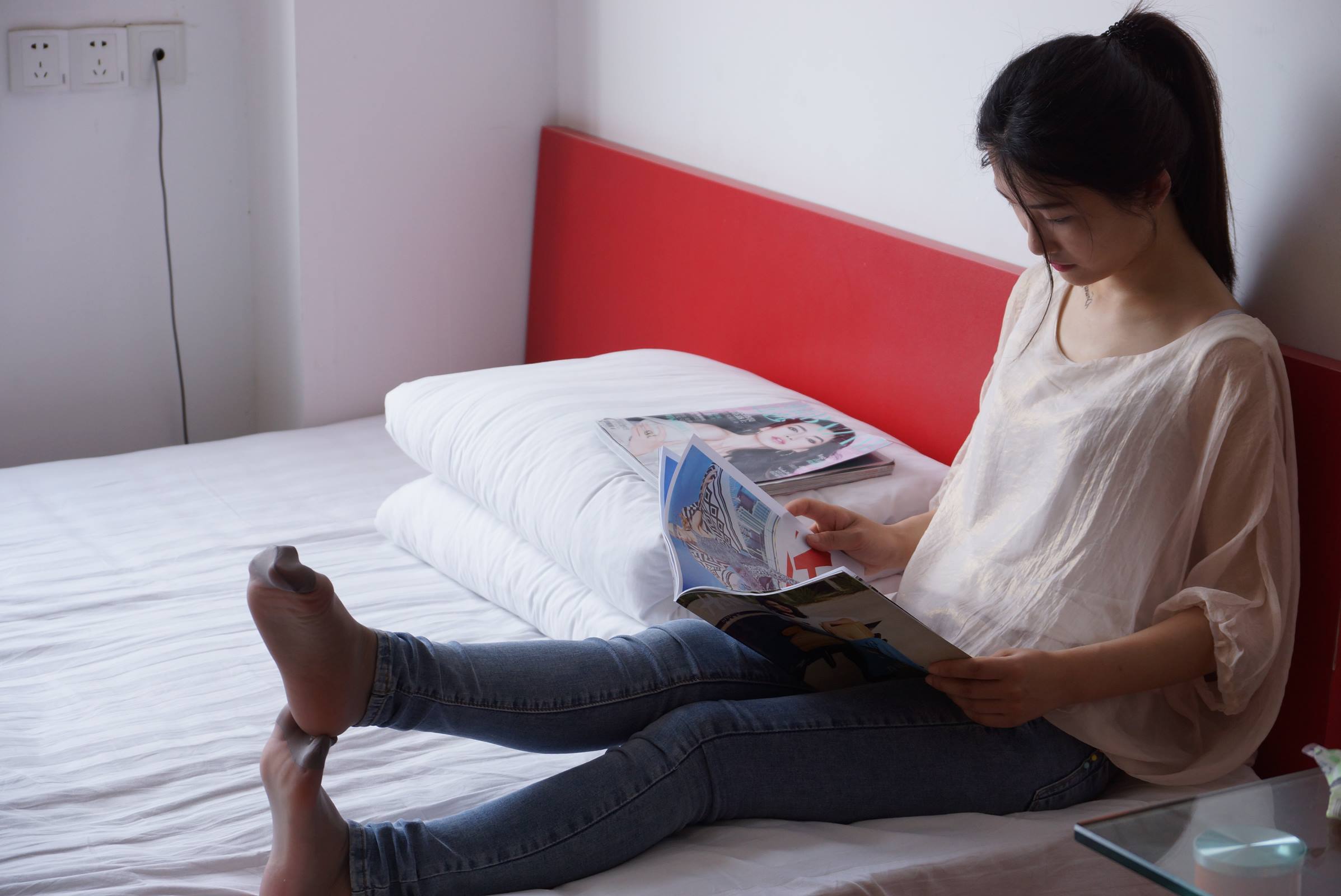 图片[50]-自由摄影 No.005 惬意的周末经典短灰丝陪你看看书 [93P] – 速更版-美库