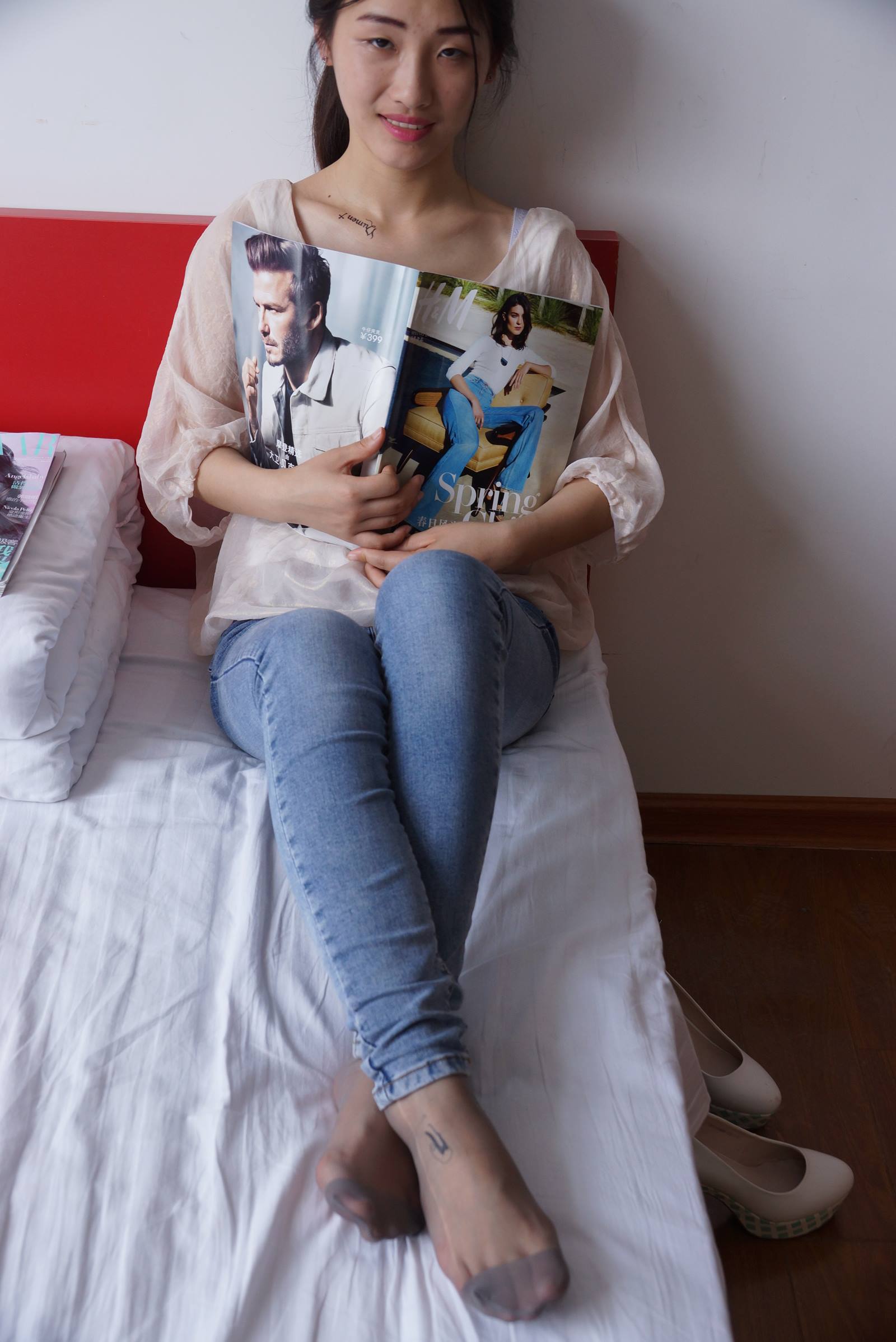 图片[77]-自由摄影 No.005 惬意的周末经典短灰丝陪你看看书 [93P] – 速更版-美库