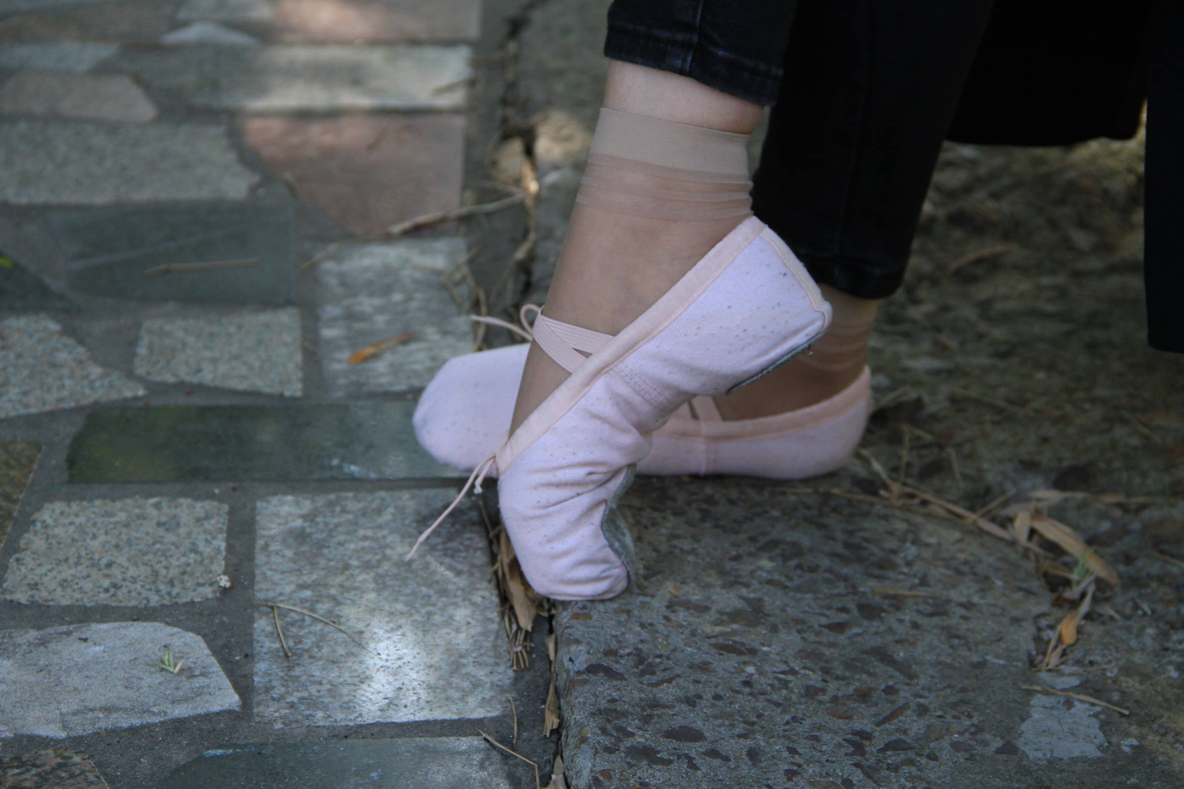 图片[11]-自由摄影 No.008 大三舞蹈系妹纸户外展示舞鞋风采 [91P] – 速更版-美库