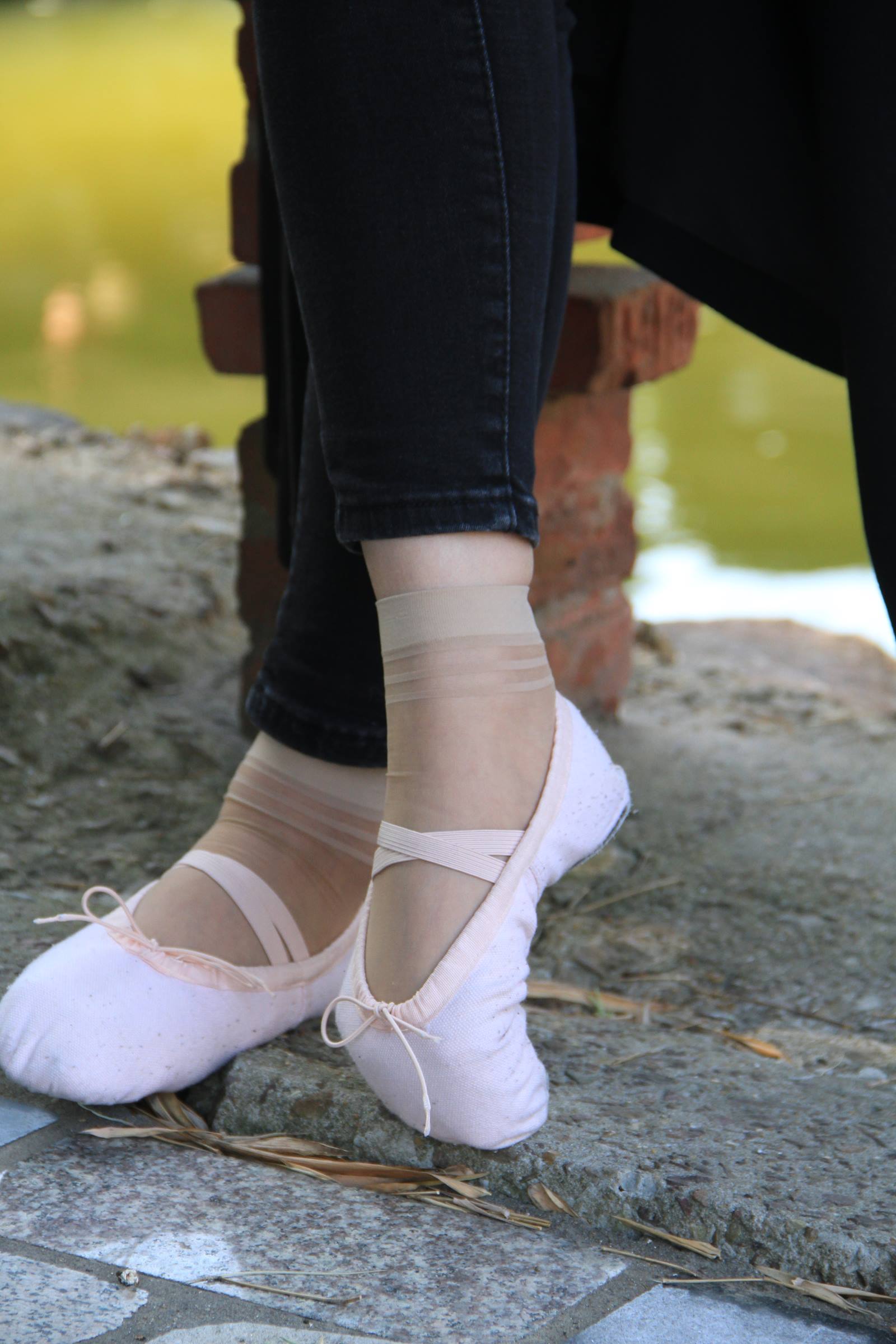 图片[13]-自由摄影 No.008 大三舞蹈系妹纸户外展示舞鞋风采 [91P] – 速更版-美库