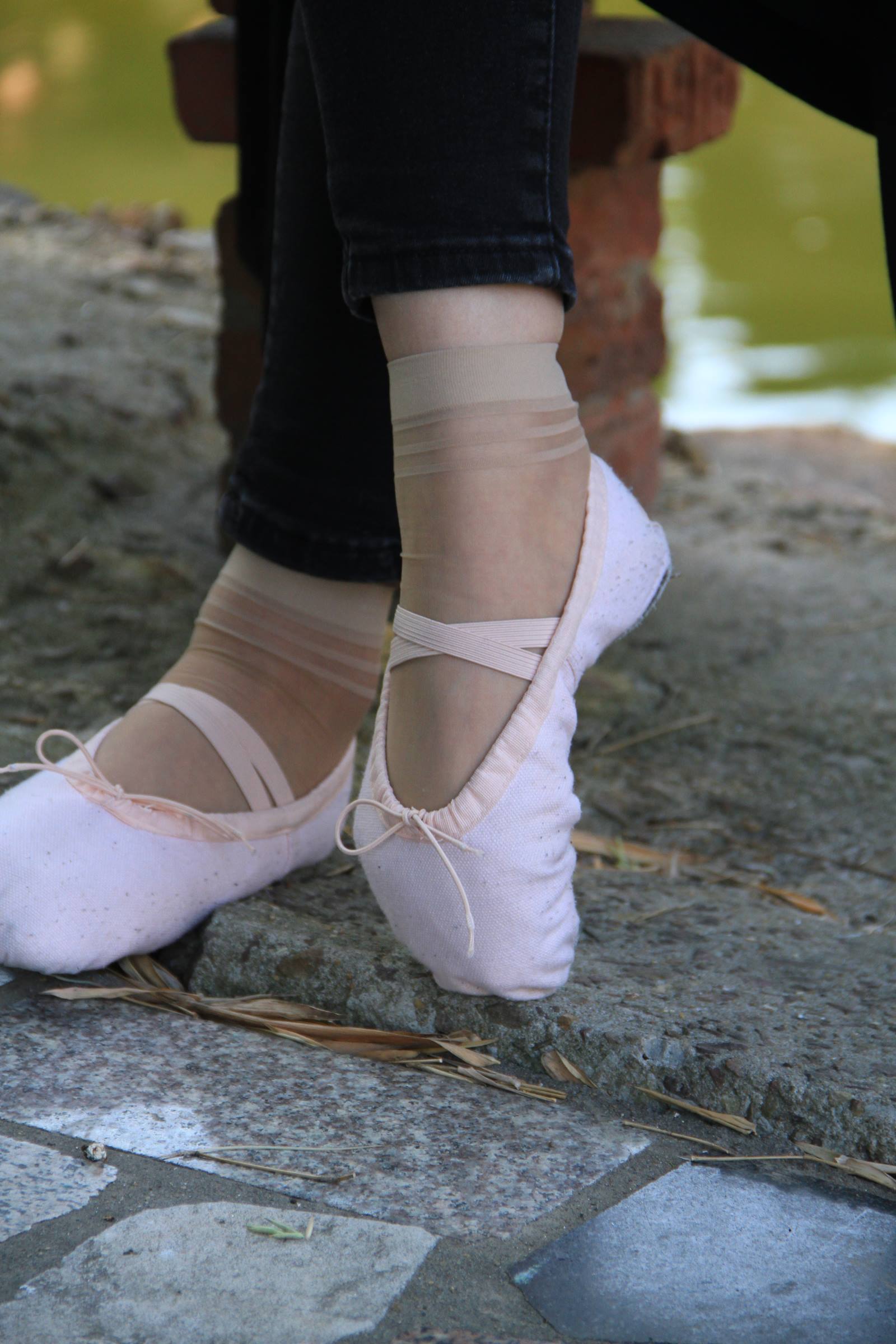 图片[14]-自由摄影 No.008 大三舞蹈系妹纸户外展示舞鞋风采 [91P] – 速更版-美库