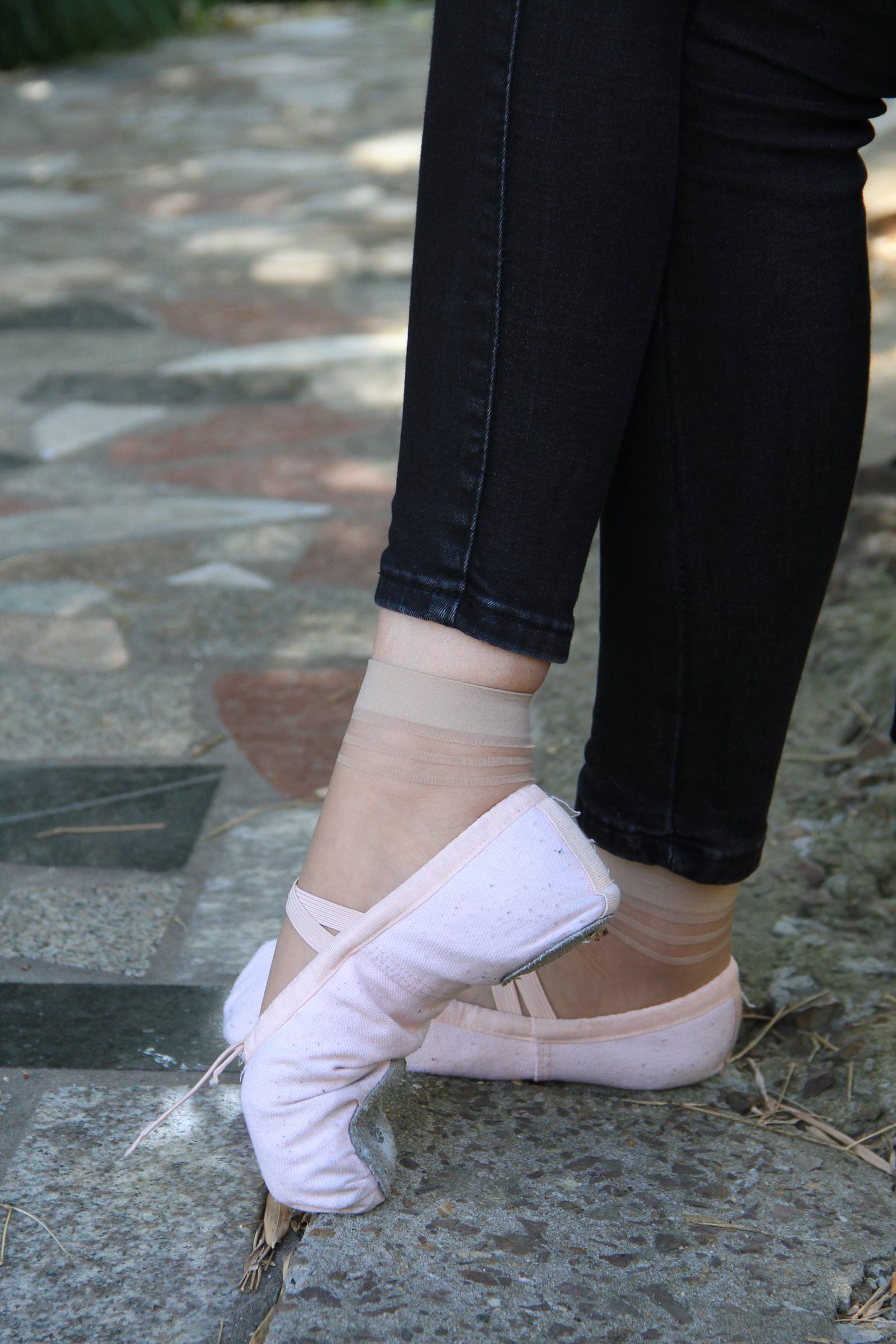 图片[17]-自由摄影 No.008 大三舞蹈系妹纸户外展示舞鞋风采 [91P] – 速更版-美库