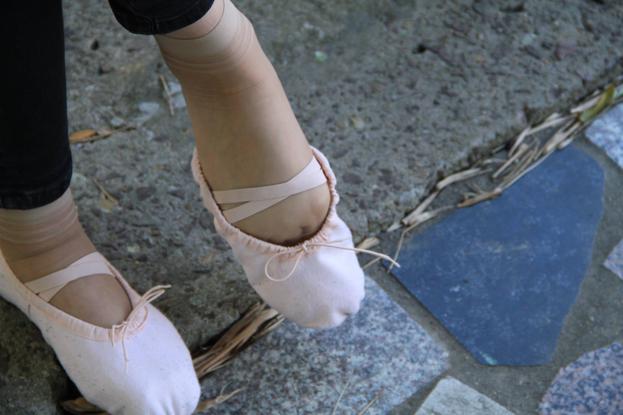 图片[18]-自由摄影 No.008 大三舞蹈系妹纸户外展示舞鞋风采 [91P] – 速更版-美库