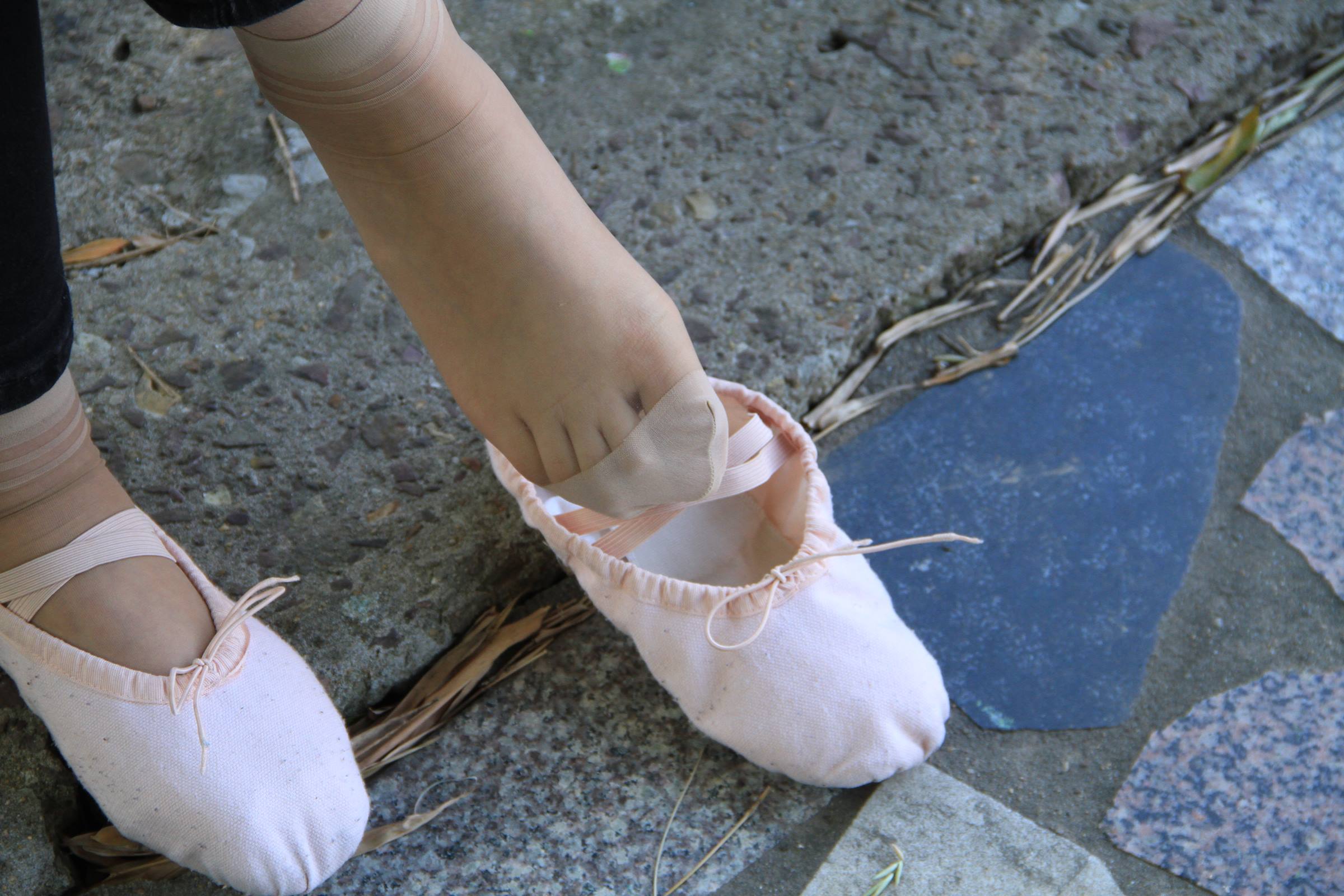 图片[21]-自由摄影 No.008 大三舞蹈系妹纸户外展示舞鞋风采 [91P] – 速更版-美库