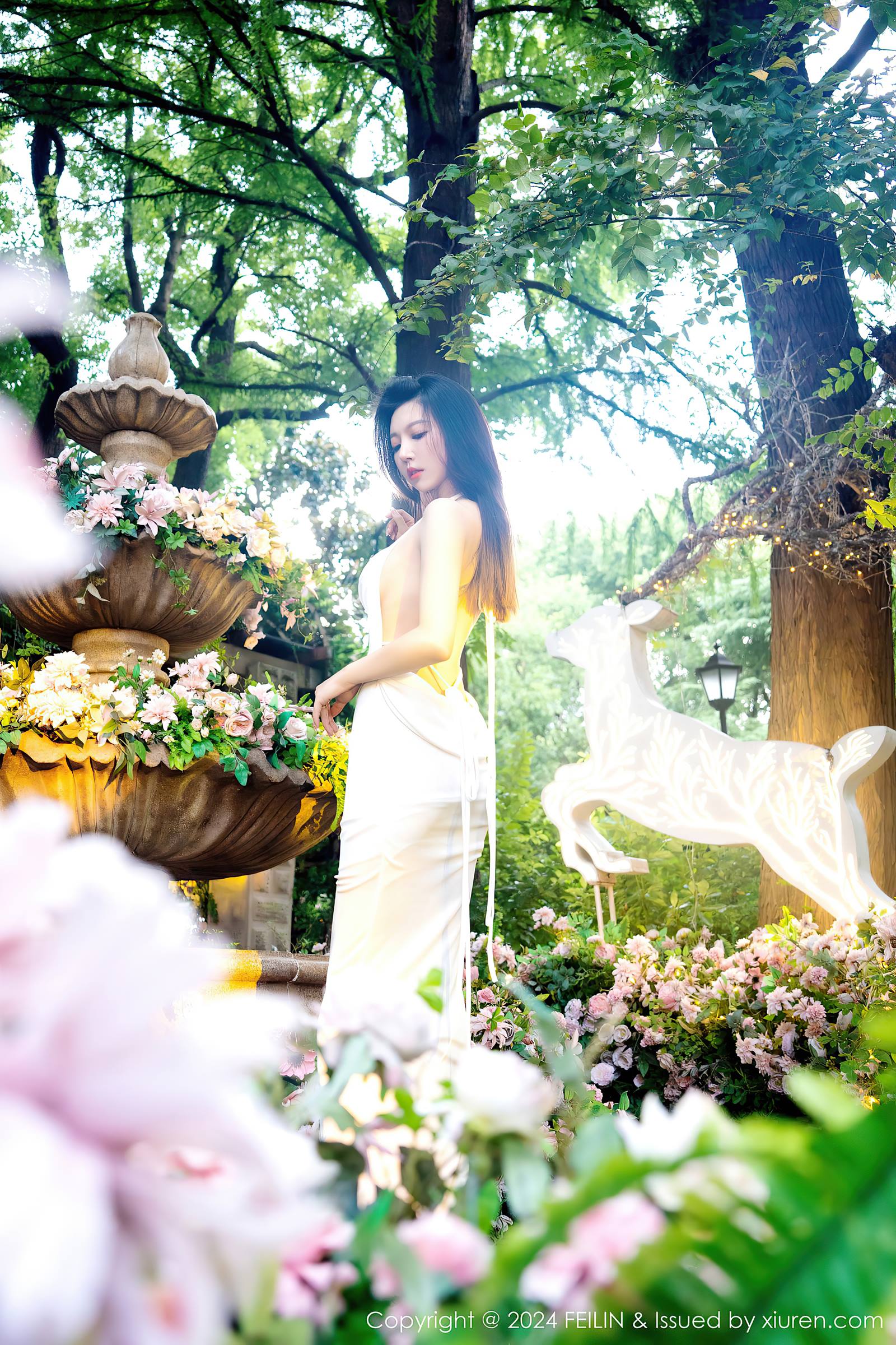 图片[20]-[Feilin嗲囡囡]2024.01.08 VOL.472 冯木木LRIS 美丽花园 [34+1P] – 速更版-美库