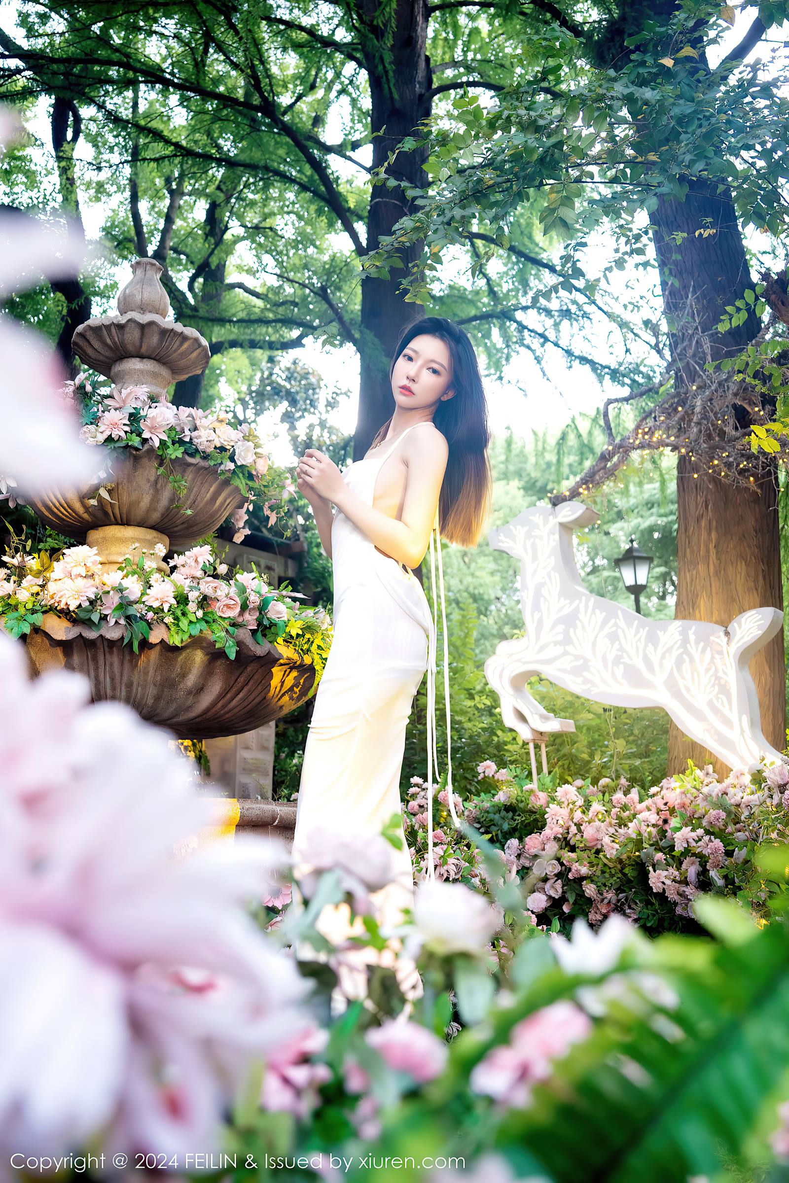 图片[21]-[Feilin嗲囡囡]2024.01.08 VOL.472 冯木木LRIS 美丽花园 [34+1P] – 速更版-美库