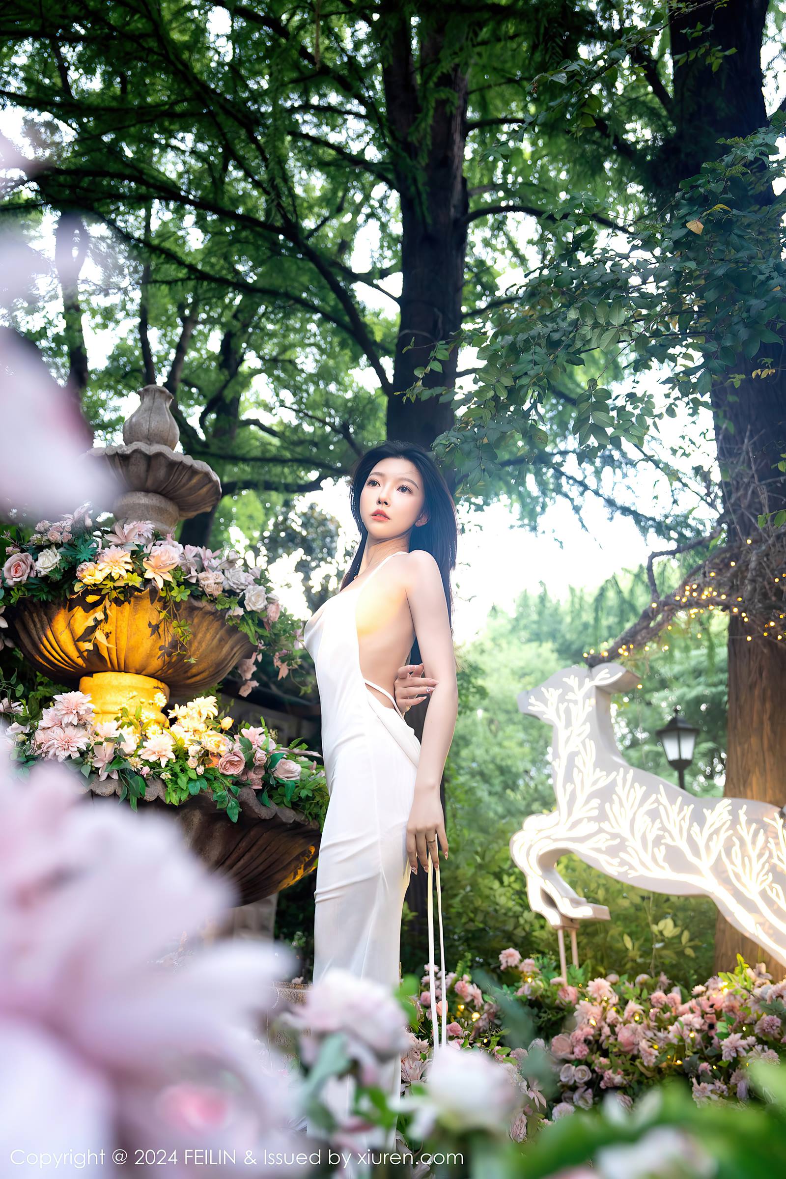 图片[24]-[Feilin嗲囡囡]2024.01.08 VOL.472 冯木木LRIS 美丽花园 [34+1P] – 速更版-美库