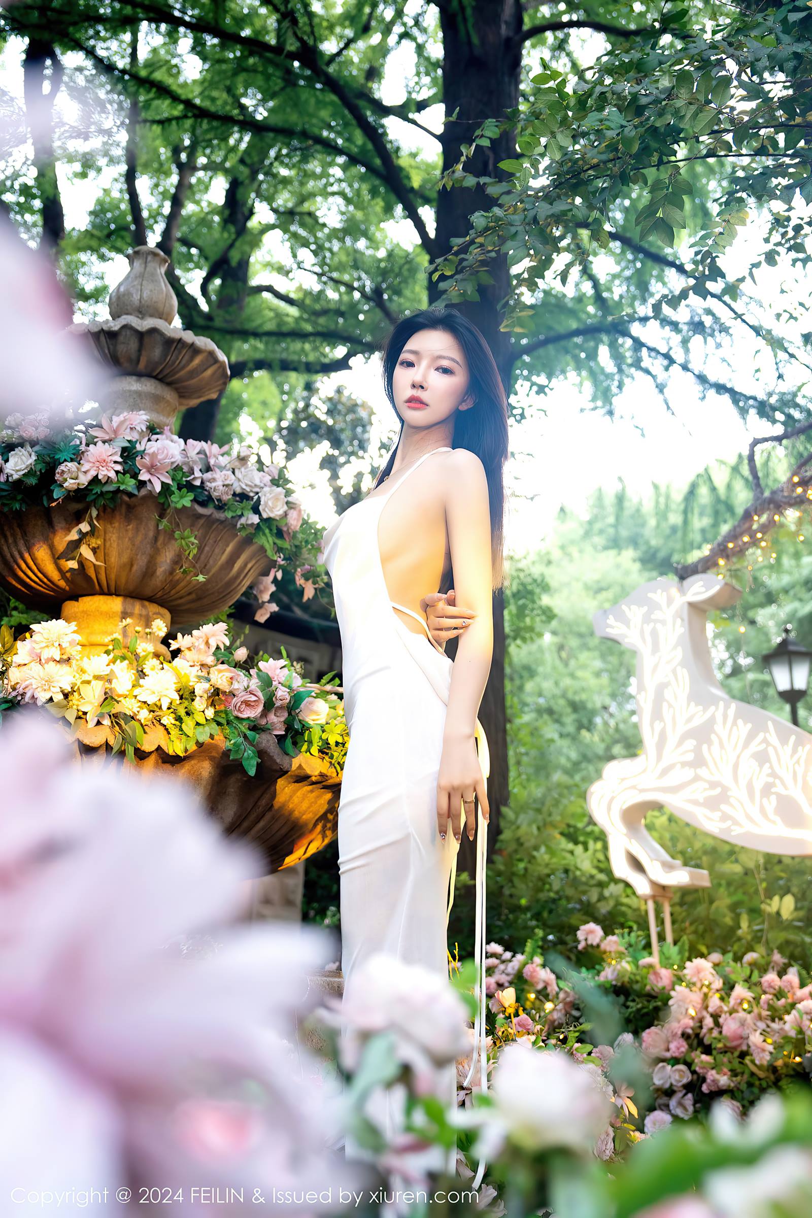 图片[25]-[Feilin嗲囡囡]2024.01.08 VOL.472 冯木木LRIS 美丽花园 [34+1P] – 速更版-美库