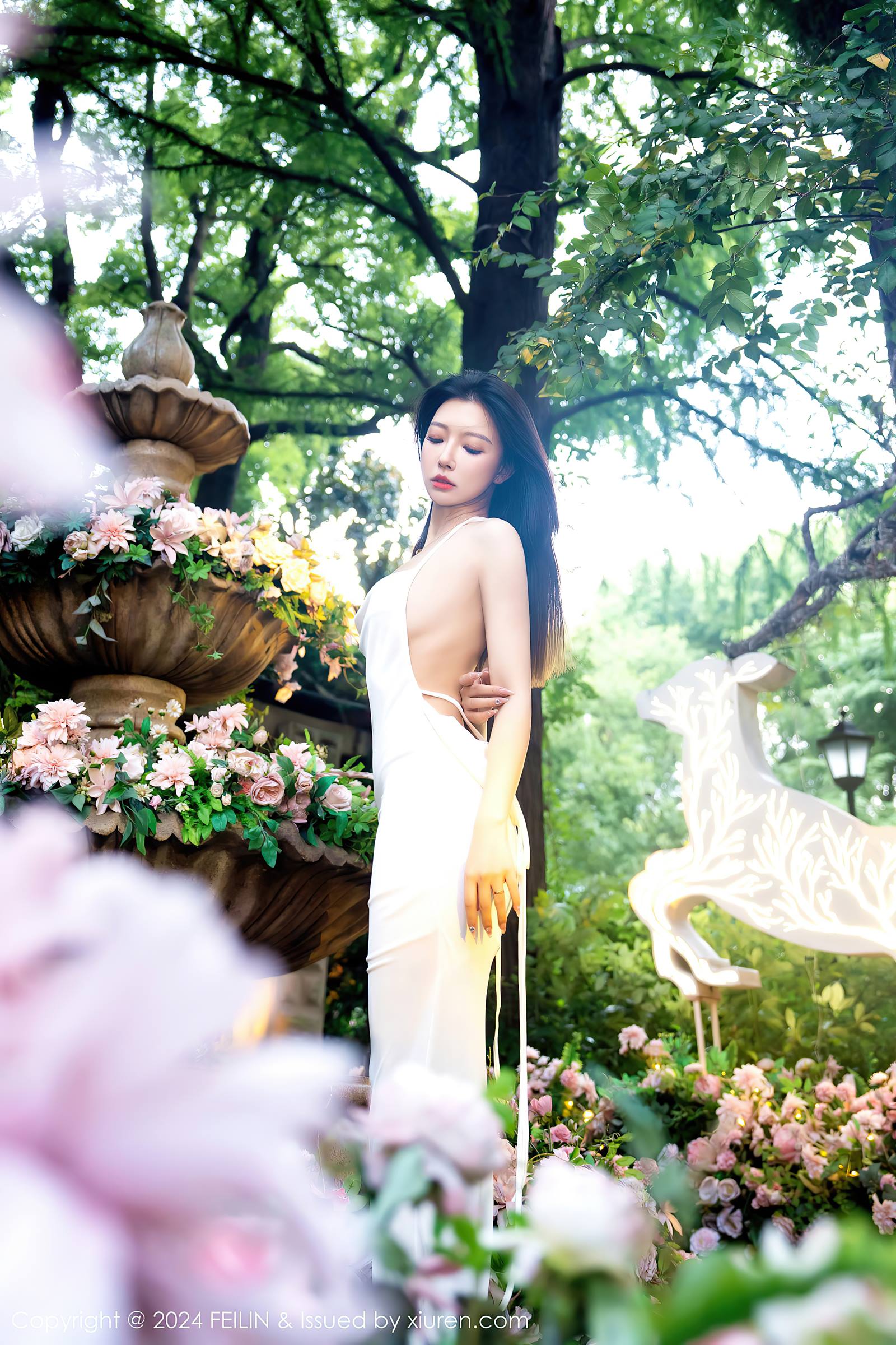 图片[26]-[Feilin嗲囡囡]2024.01.08 VOL.472 冯木木LRIS 美丽花园 [34+1P] – 速更版-美库