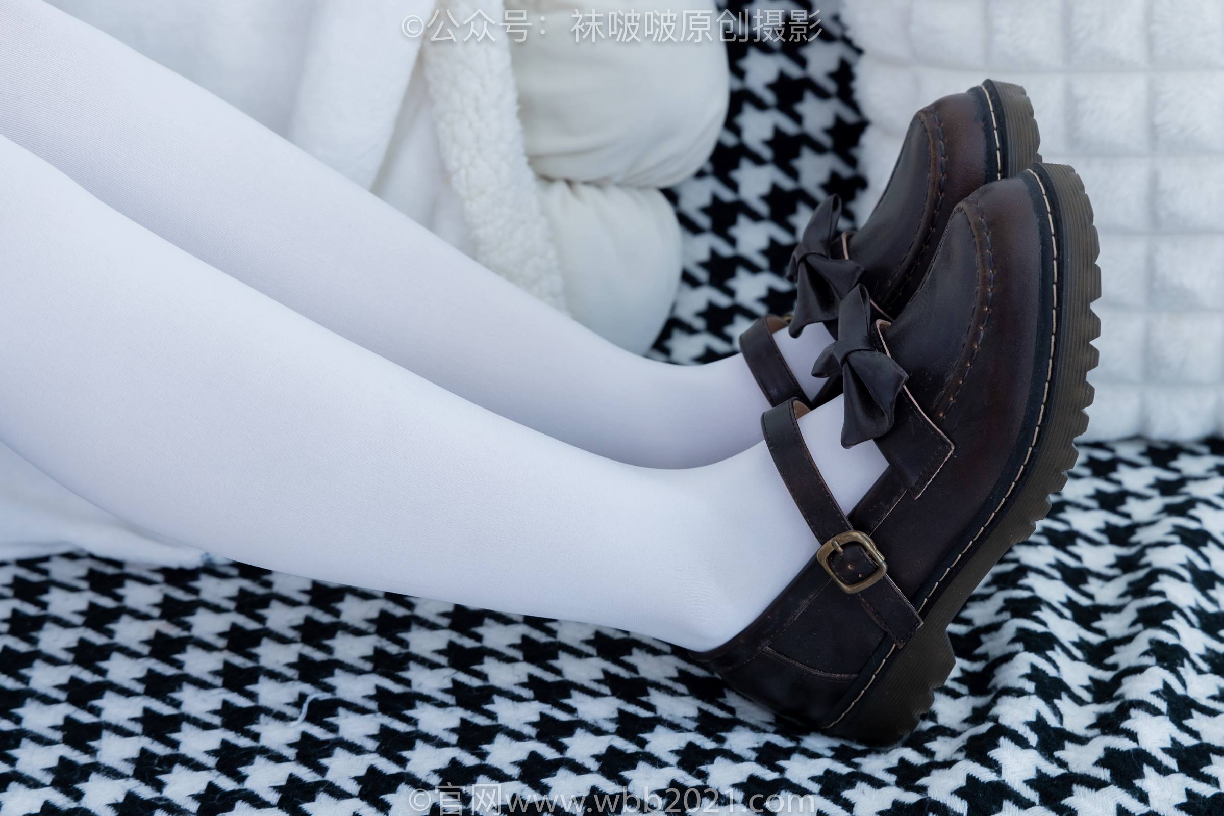 图片[26]-[BoBoSocks袜啵啵]NO.325 甜甜圈-皮鞋、厚白丝[145P] – 速更版-美库