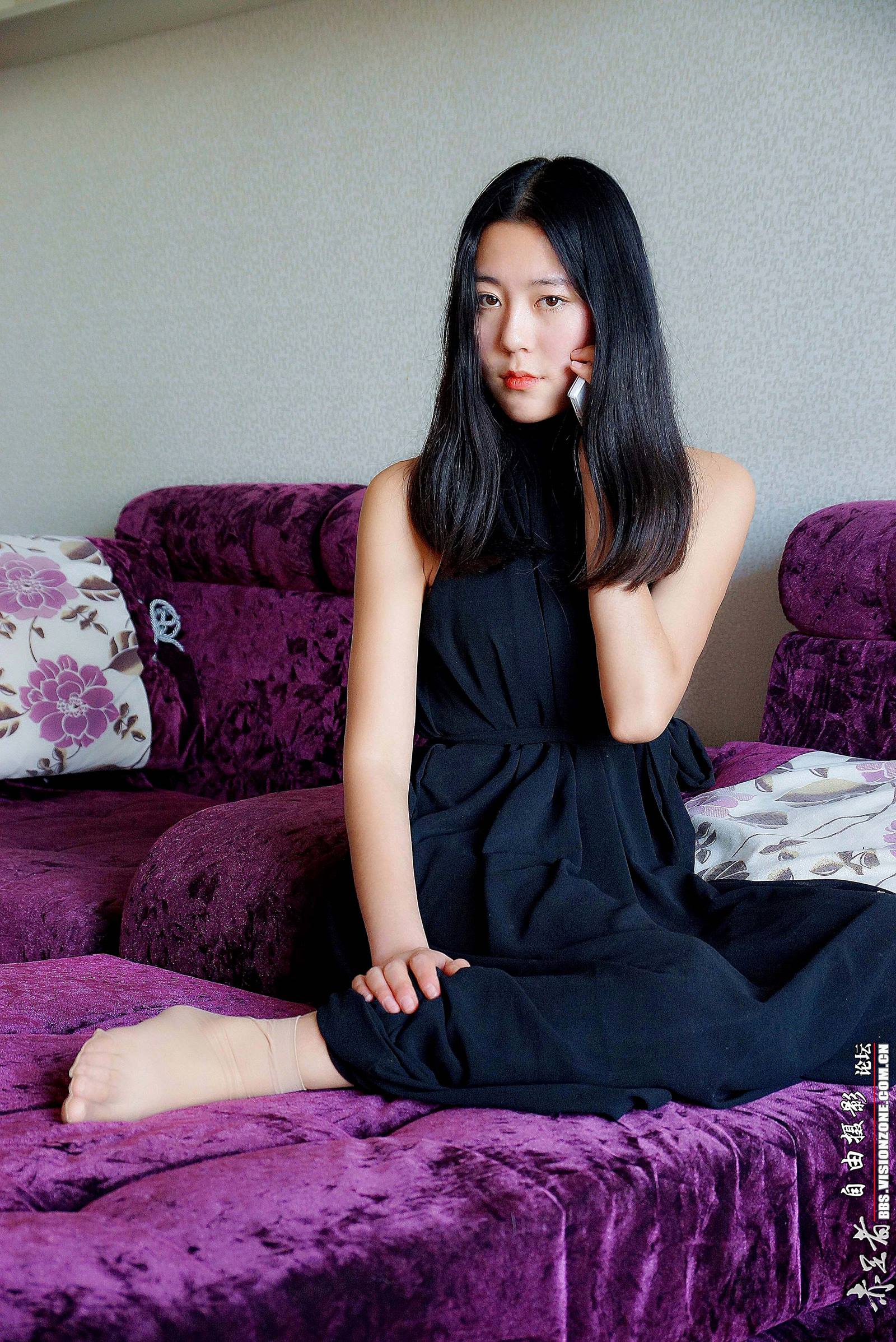 图片[25]-自由摄影 No.024 准备出门约会，换双高跟鞋结果把脚给扭伤了 [75P] – 速更版-美库