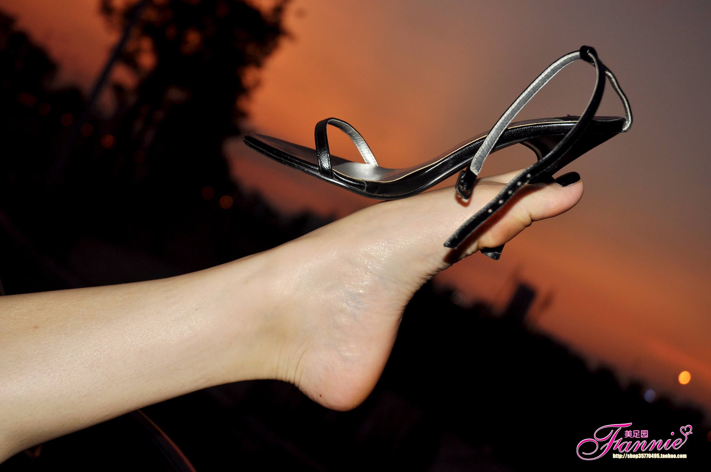 图片[16]-Fannie芬妮每足园 No.341暮色阑珊极致高跟凉拖3 [45P] – 速更版-美库