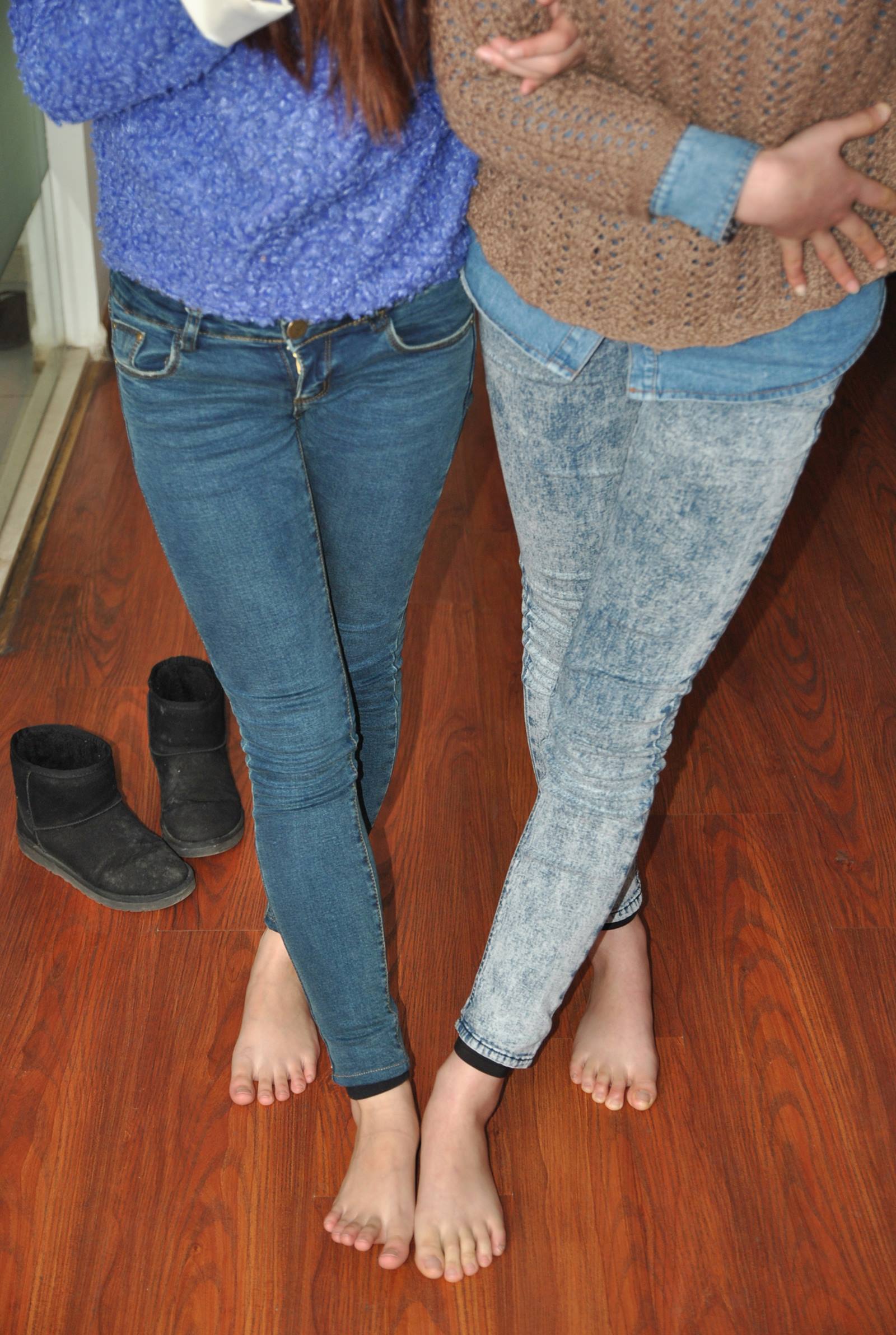 图片[15]-自由摄影 No.039 楠楠 齐齐 裸足比脚 [61P] – 速更版-美库