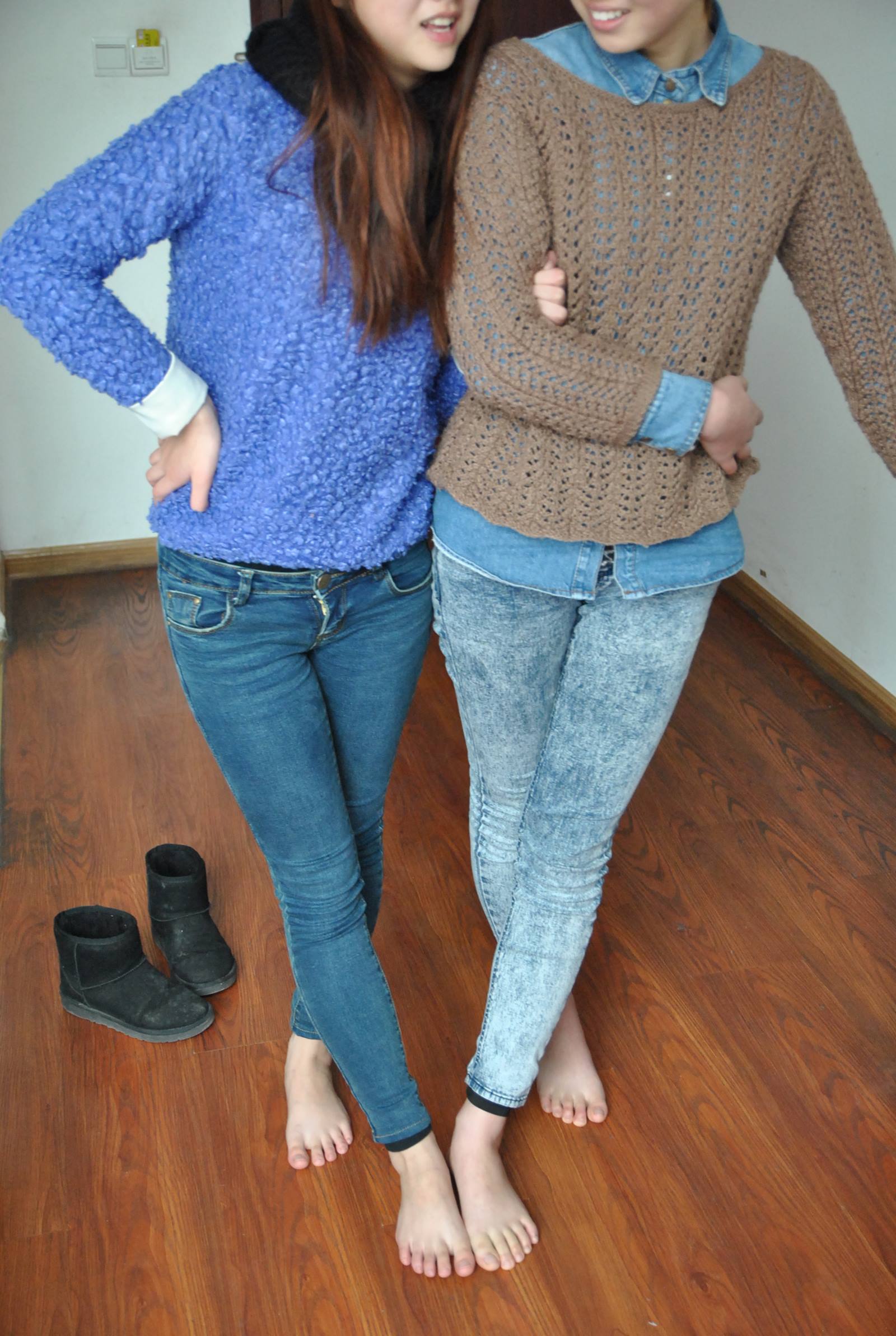 图片[17]-自由摄影 No.039 楠楠 齐齐 裸足比脚 [61P] – 速更版-美库