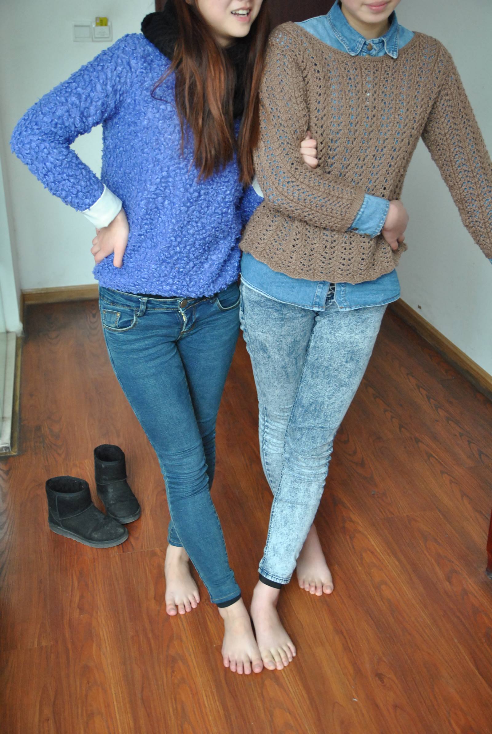 图片[18]-自由摄影 No.039 楠楠 齐齐 裸足比脚 [61P] – 速更版-美库