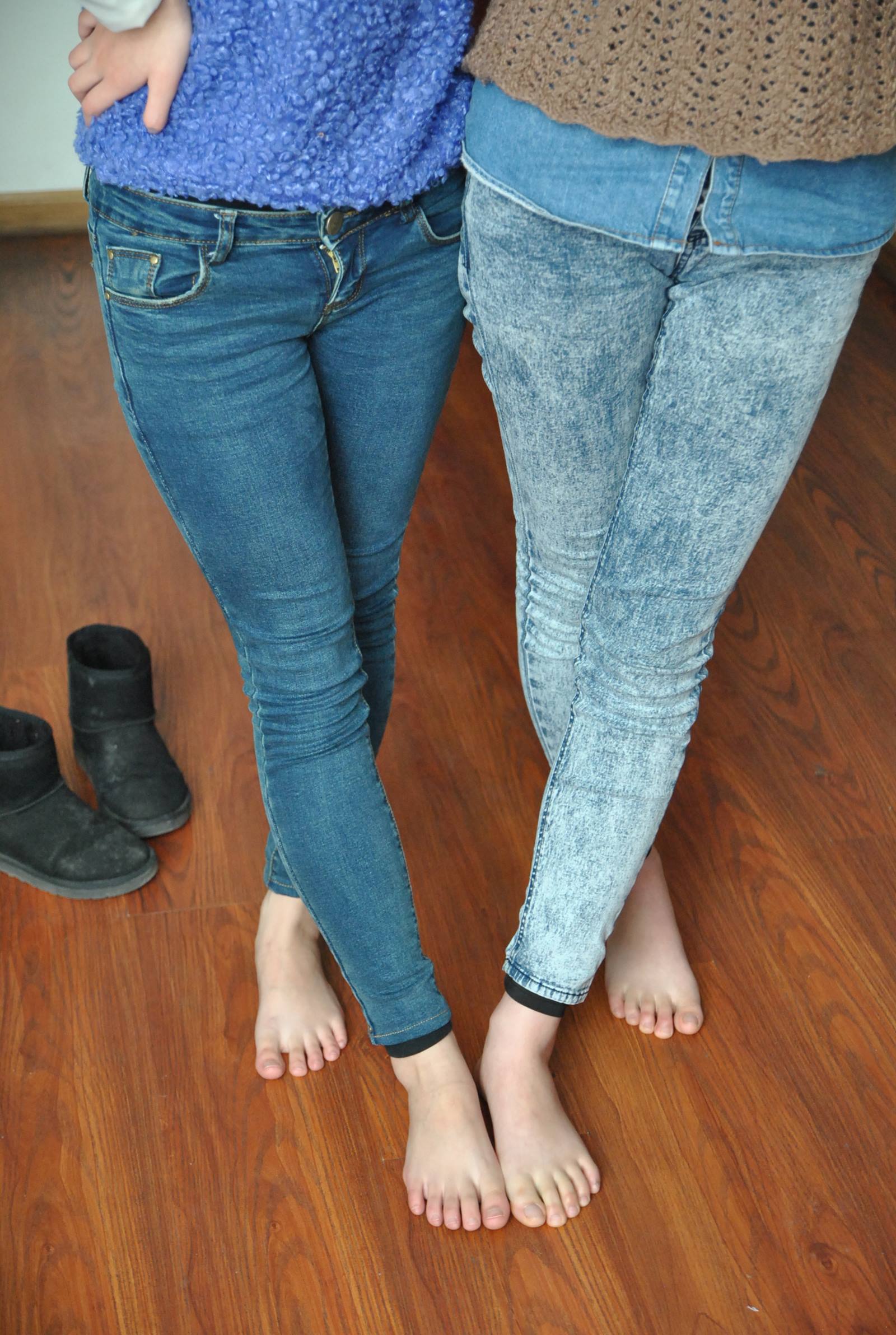 图片[20]-自由摄影 No.039 楠楠 齐齐 裸足比脚 [61P] – 速更版-美库