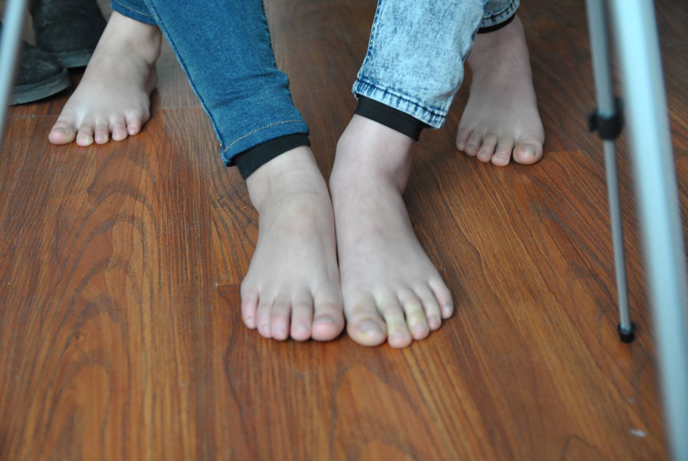 图片[25]-自由摄影 No.039 楠楠 齐齐 裸足比脚 [61P] – 速更版-美库