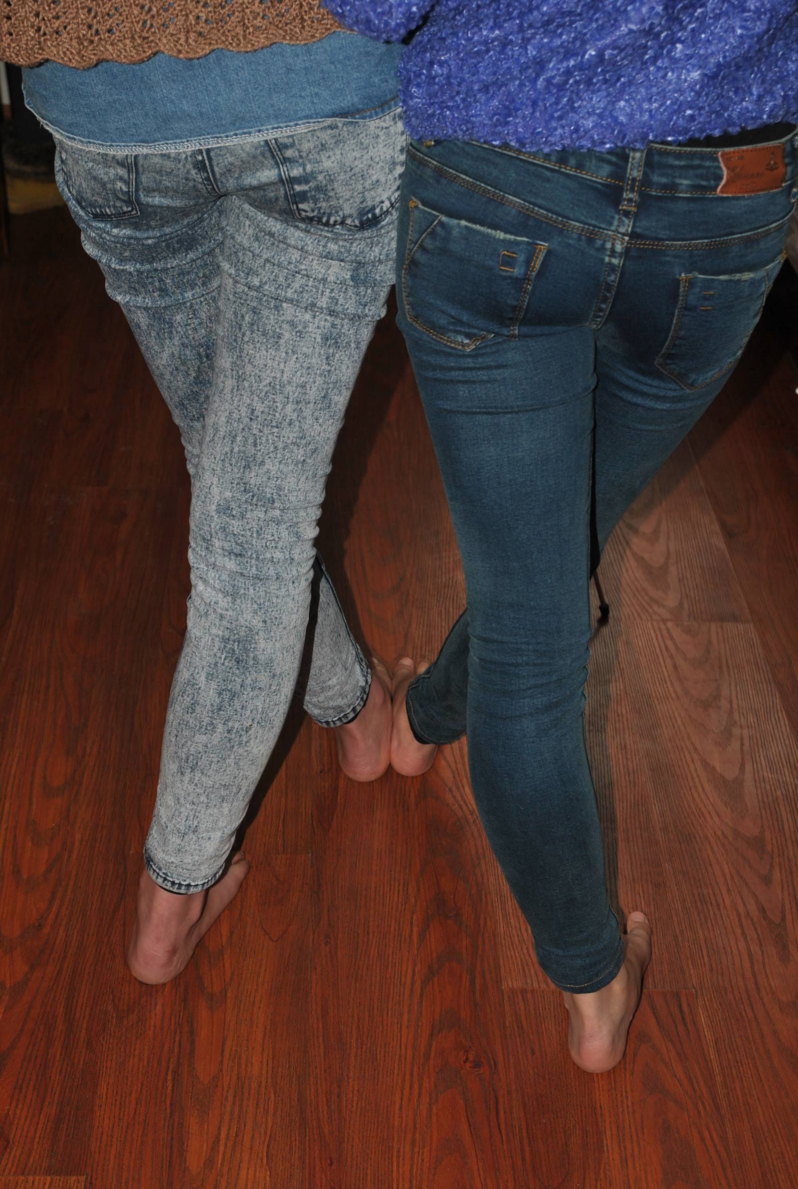 图片[30]-自由摄影 No.039 楠楠 齐齐 裸足比脚 [61P] – 速更版-美库