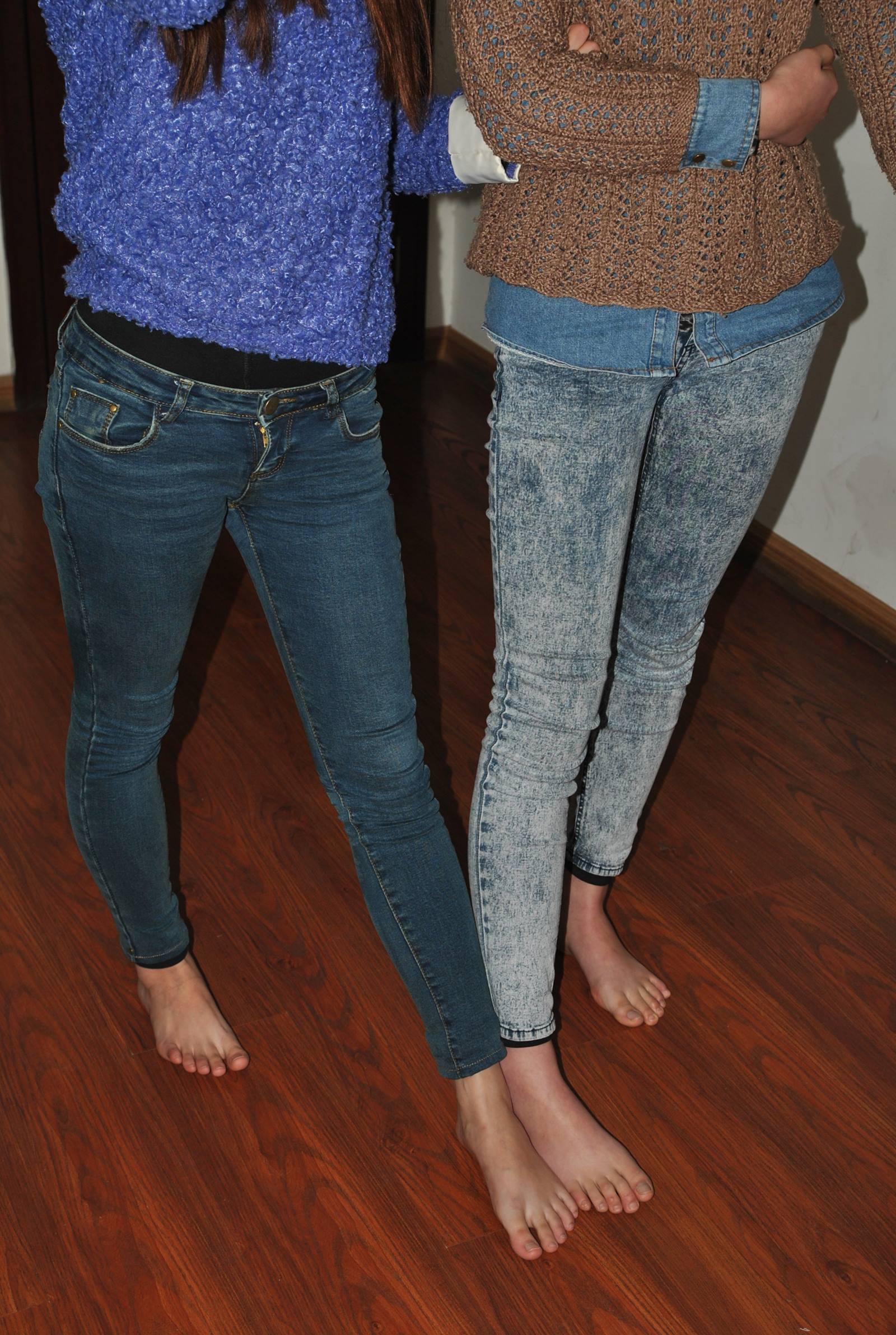 图片[32]-自由摄影 No.039 楠楠 齐齐 裸足比脚 [61P] – 速更版-美库