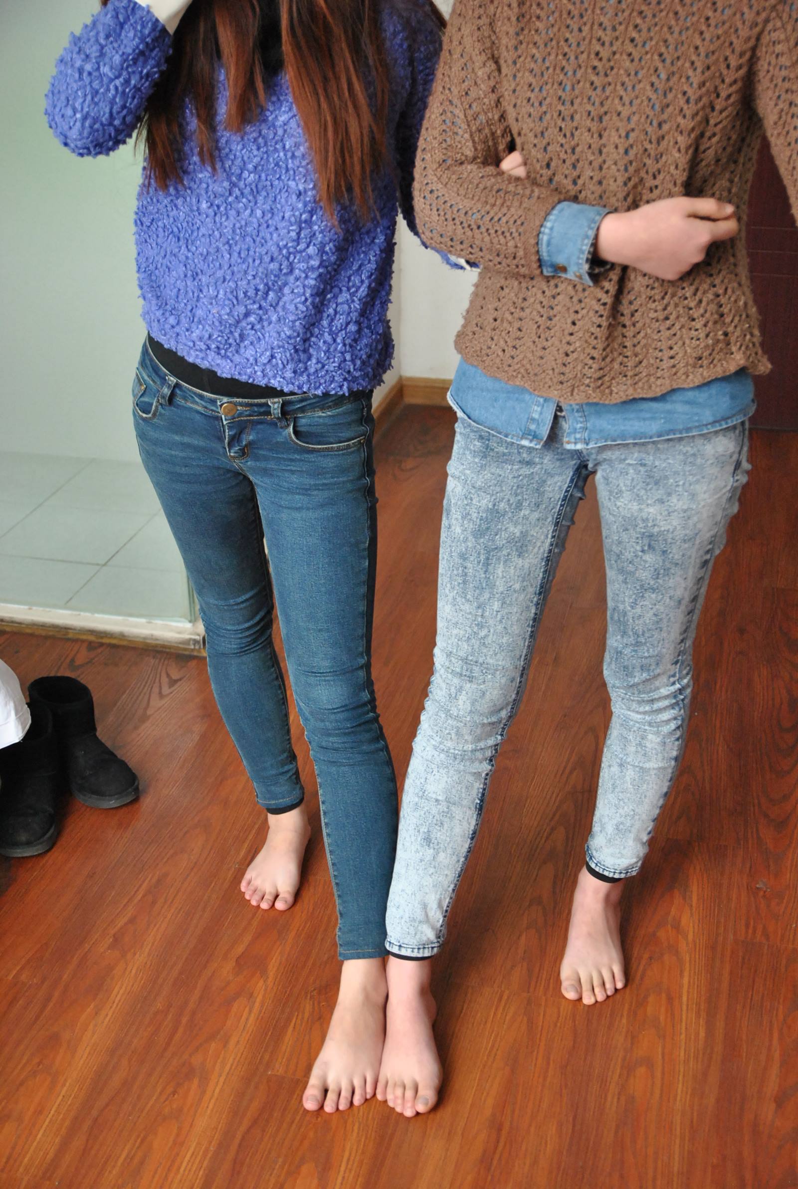 图片[33]-自由摄影 No.039 楠楠 齐齐 裸足比脚 [61P] – 速更版-美库