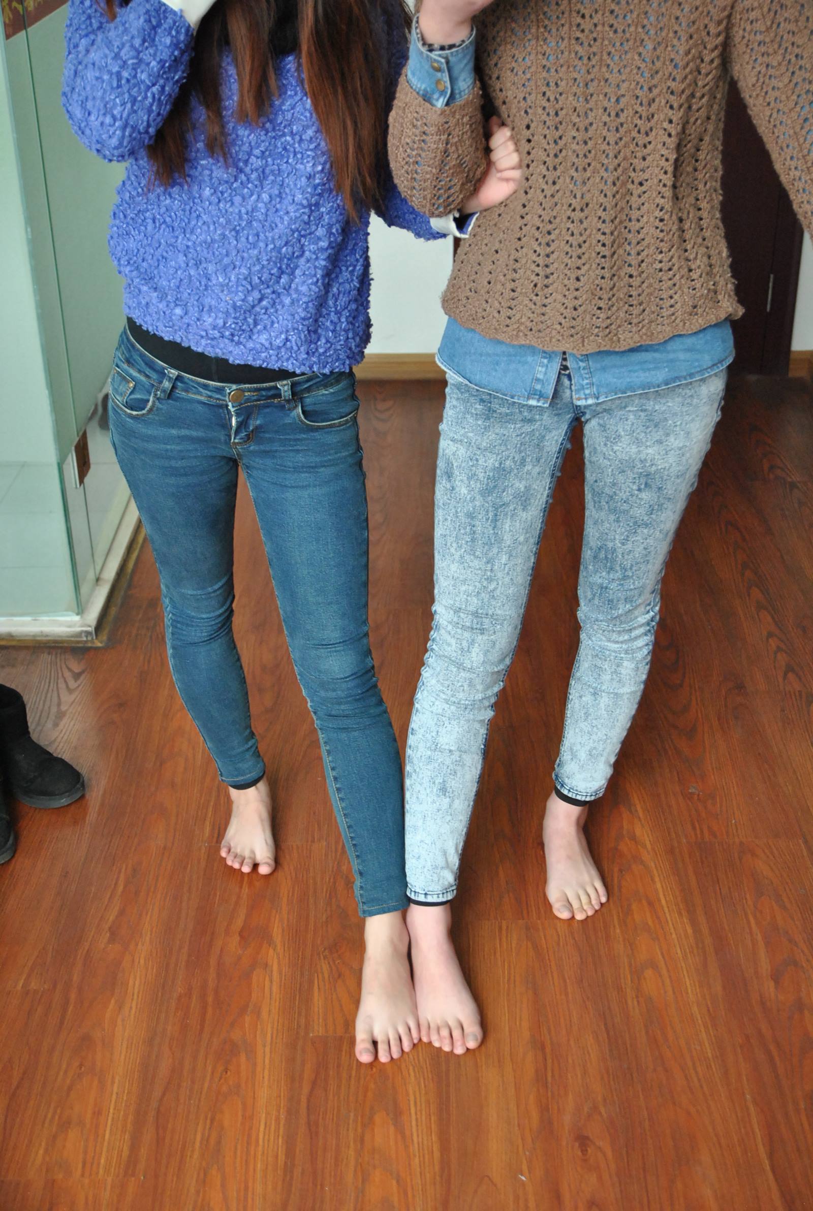 图片[36]-自由摄影 No.039 楠楠 齐齐 裸足比脚 [61P] – 速更版-美库