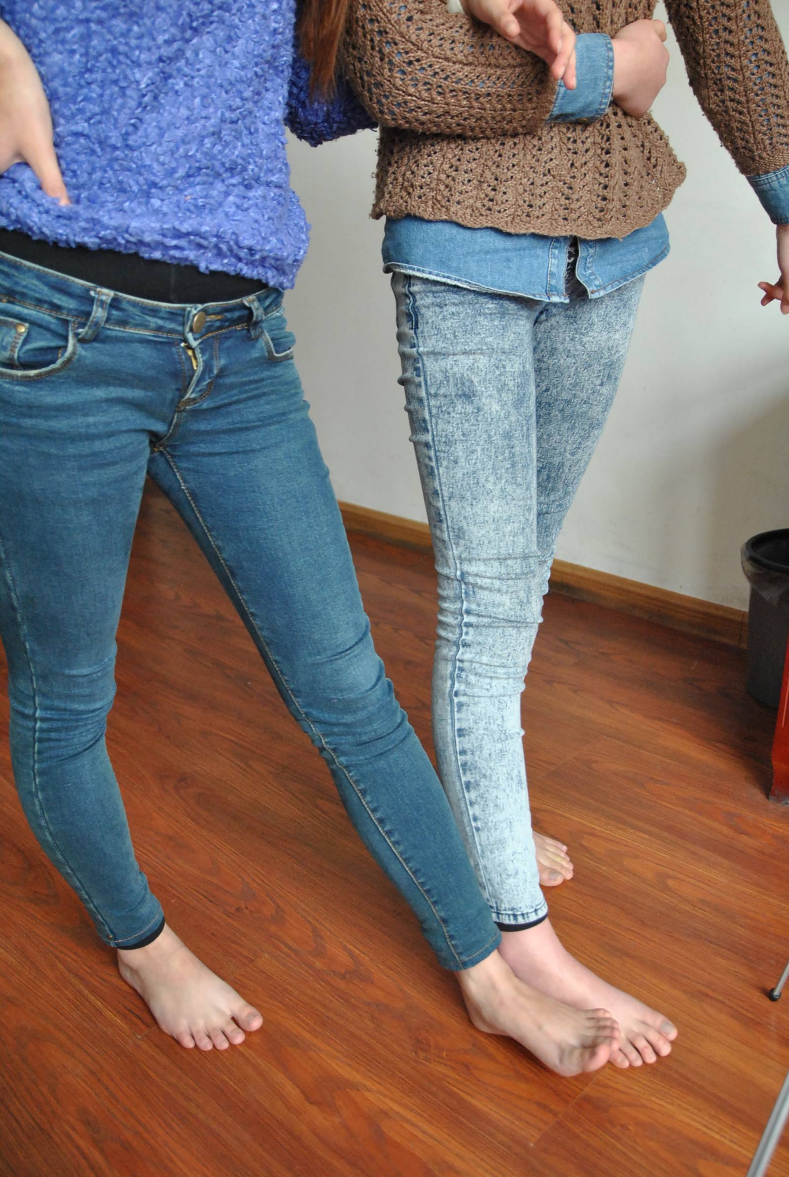 图片[41]-自由摄影 No.039 楠楠 齐齐 裸足比脚 [61P] – 速更版-美库