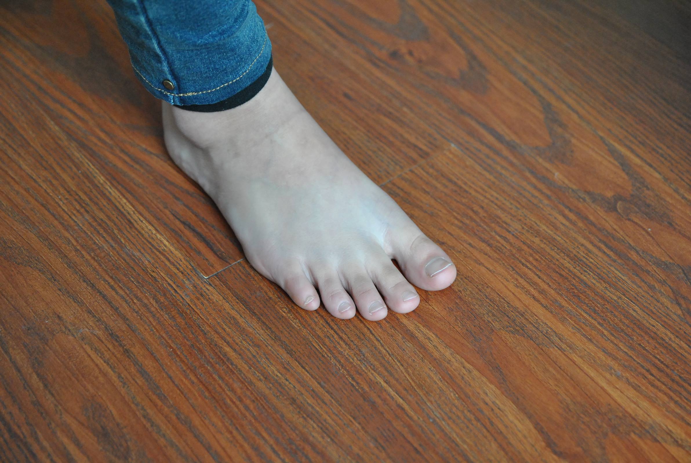 图片[43]-自由摄影 No.039 楠楠 齐齐 裸足比脚 [61P] – 速更版-美库