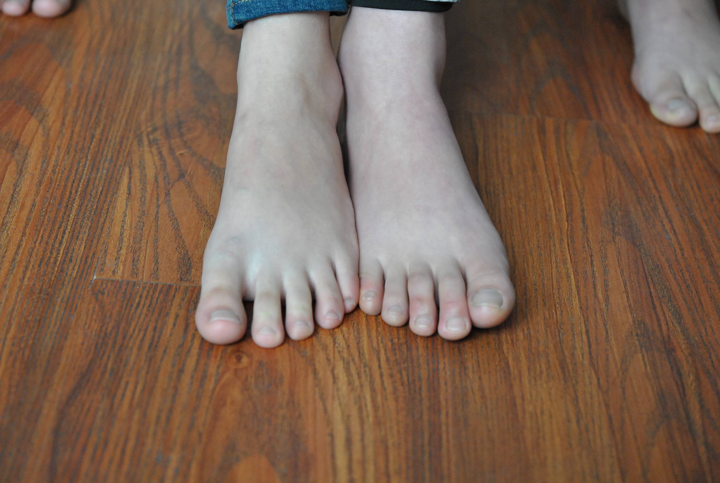 图片[44]-自由摄影 No.039 楠楠 齐齐 裸足比脚 [61P] – 速更版-美库