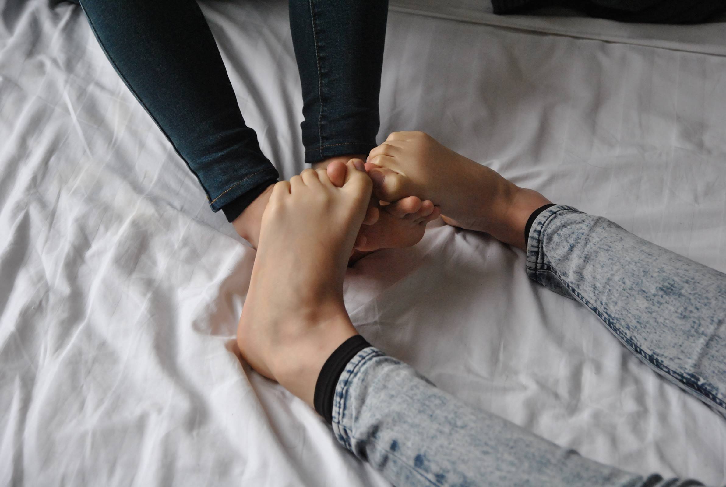 图片[52]-自由摄影 No.039 楠楠 齐齐 裸足比脚 [61P] – 速更版-美库