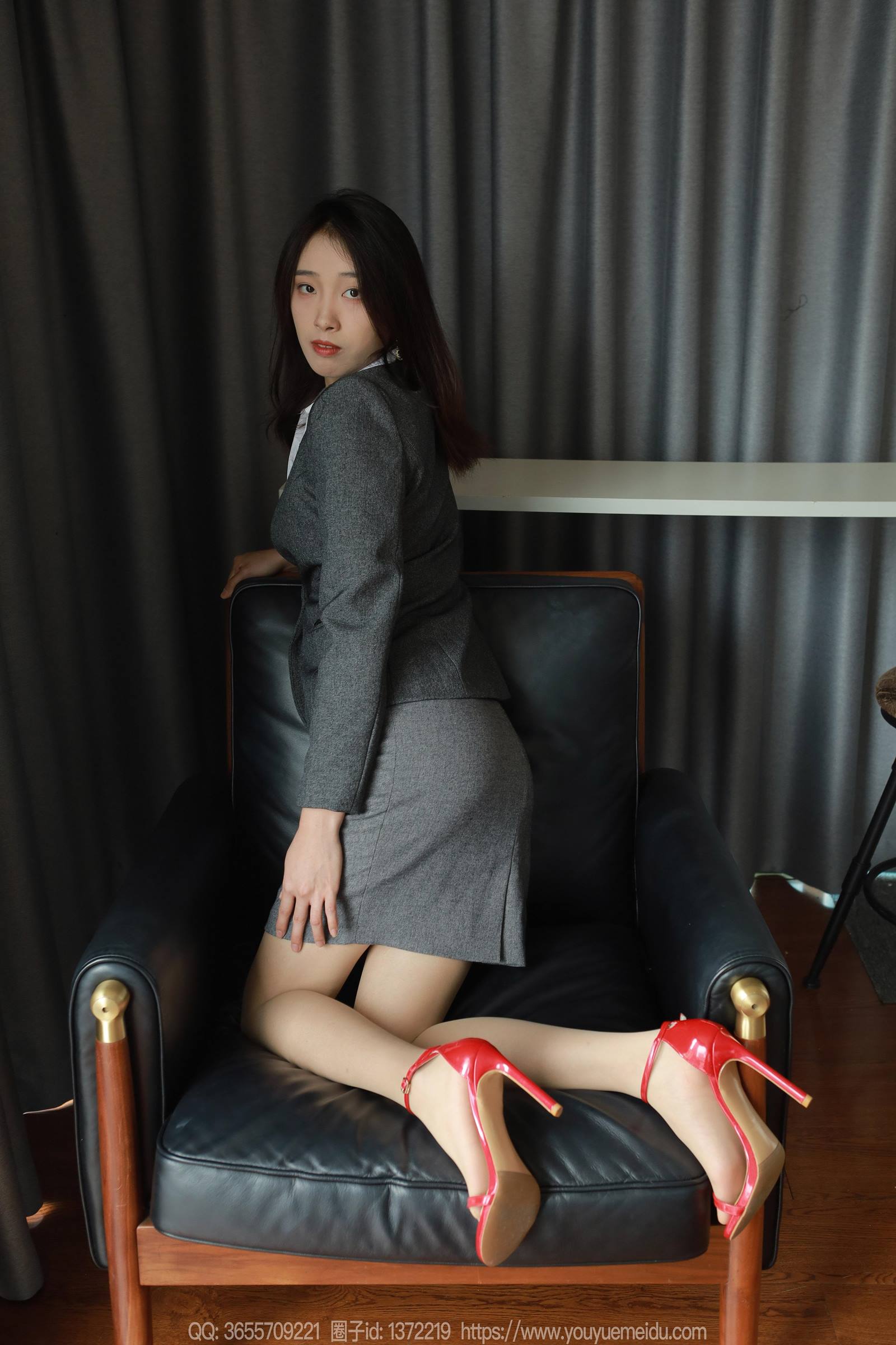 图片[32]-[IESS异思趣向] 2024.01.11 丝享家1635：小九《OL制服（下）》[72P] – 速更版-美库