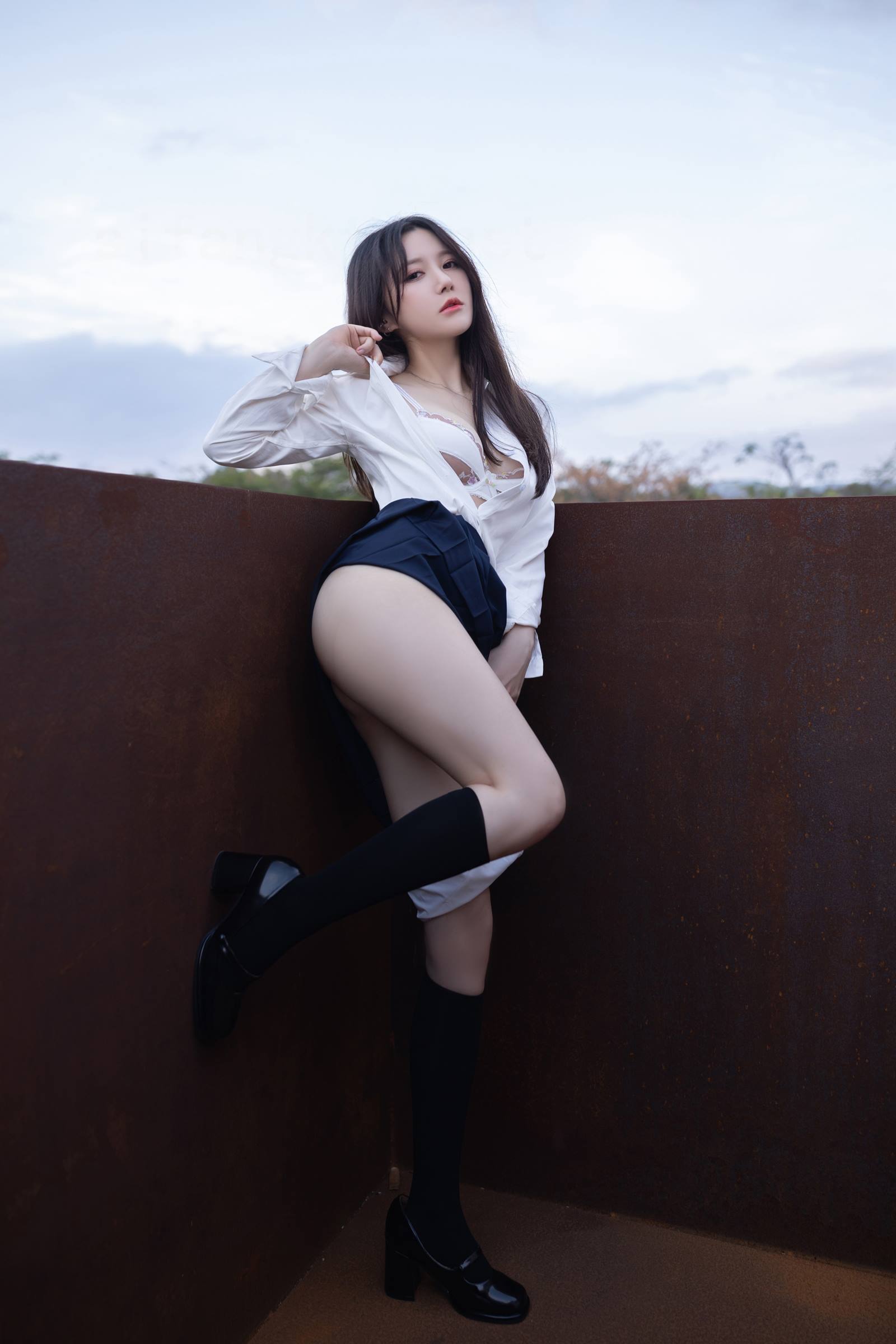秀人内购@鱼子酱Fish – 内购私拍《外出回忆录》[38P] - 速更版-绅士图
