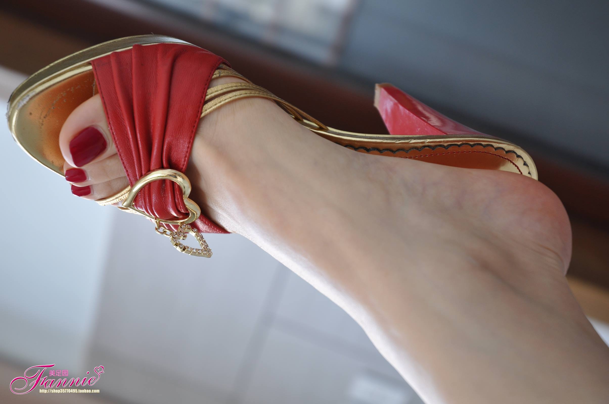 图片[35]-Fannie芬妮每足园 No.344 那抹醉人的红 [58P] – 速更版-美库