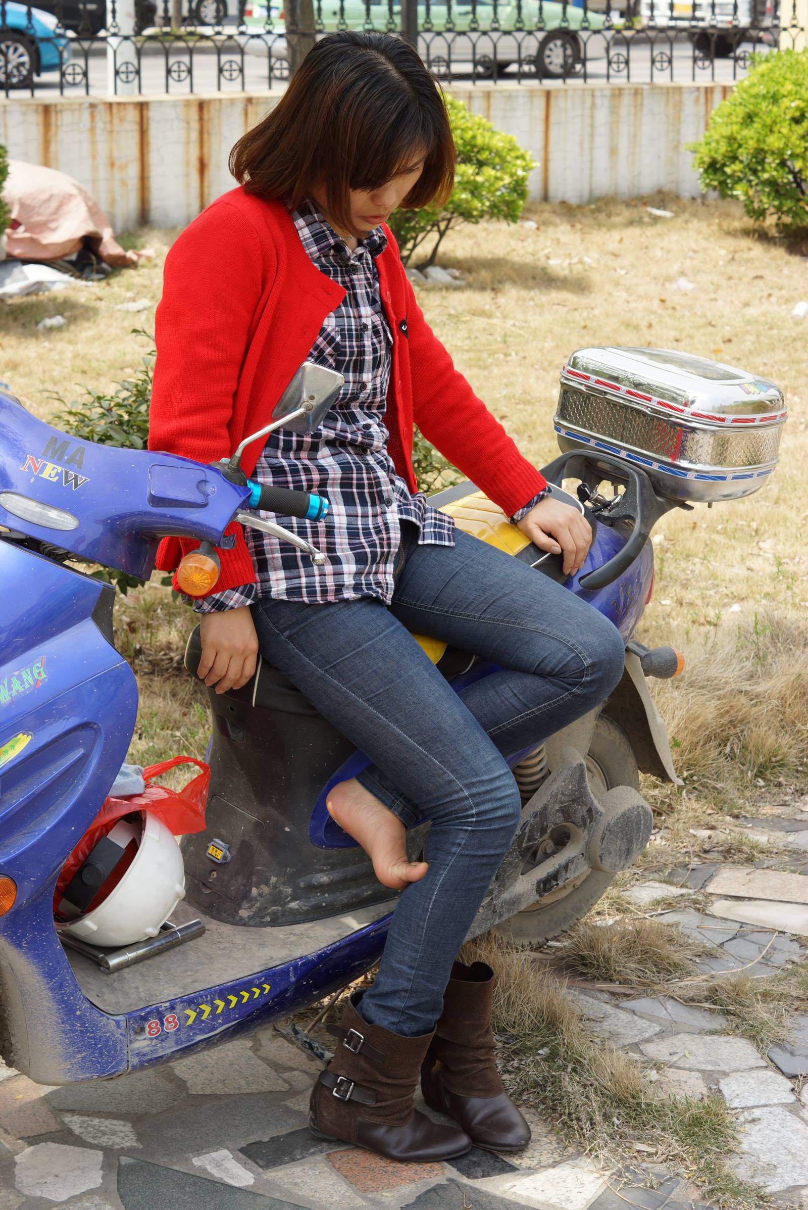 图片[30]-自由摄影 No.060 电动车上的每足 [47P] – 速更版-美库