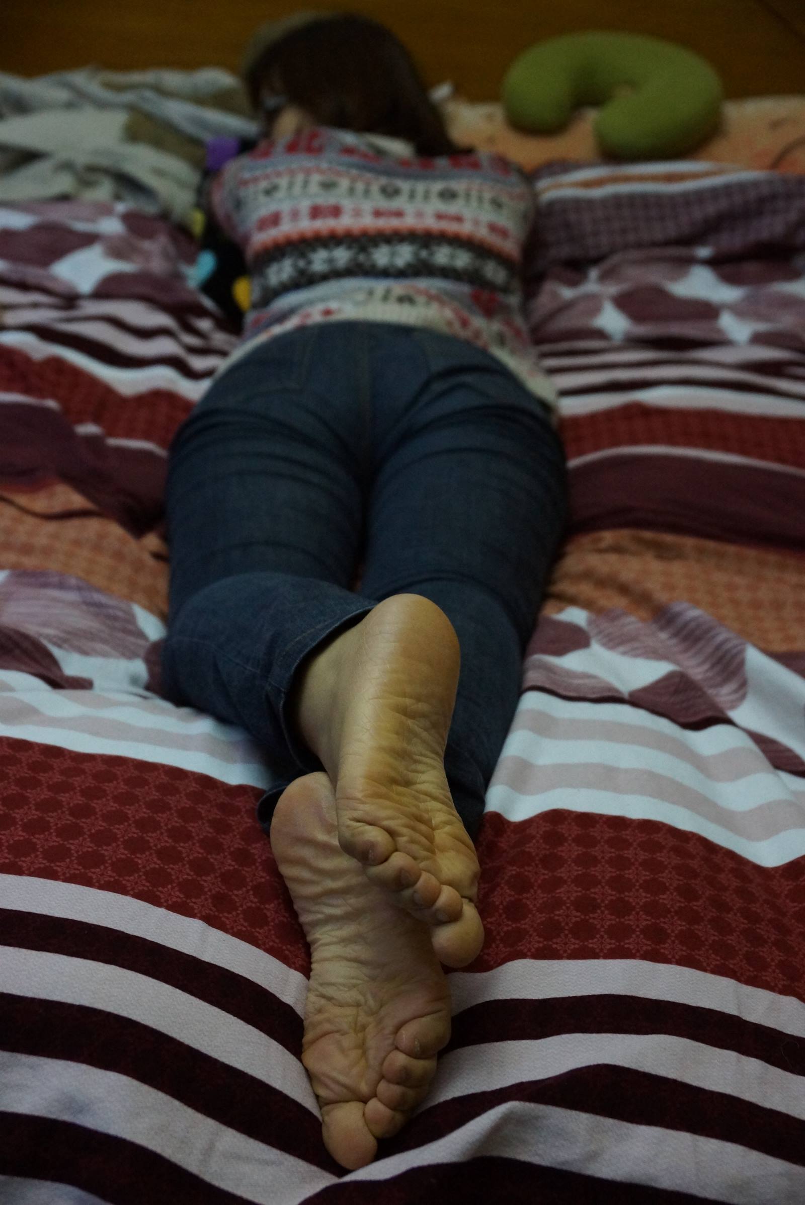 图片[21]-自由摄影 No.058 走了一天路 爱足MM认真的呵护着自己的每足 [45P] – 速更版-美库