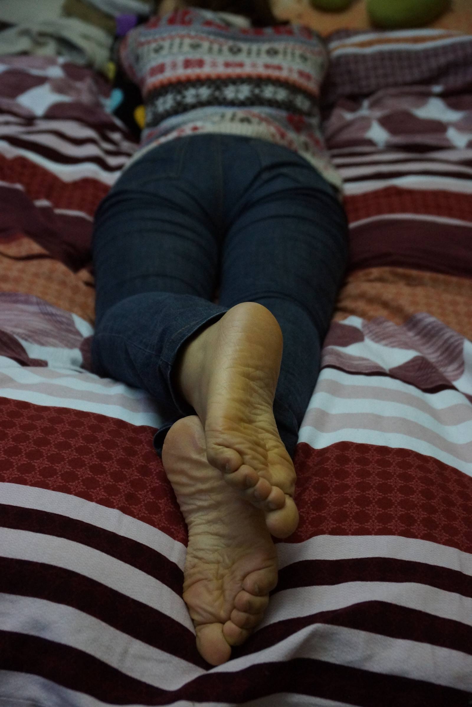 图片[22]-自由摄影 No.058 走了一天路 爱足MM认真的呵护着自己的每足 [45P] – 速更版-美库