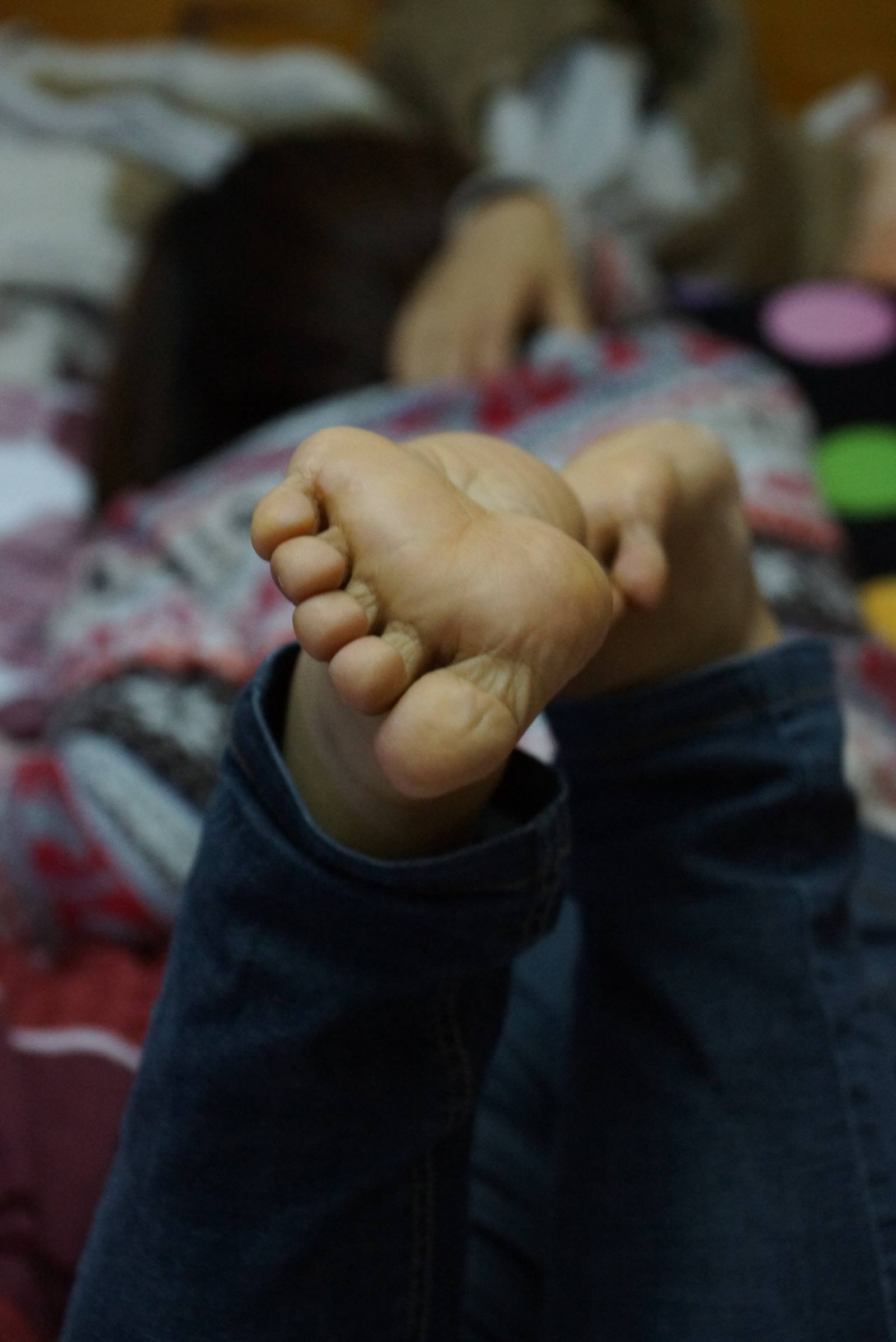 图片[37]-自由摄影 No.058 走了一天路 爱足MM认真的呵护着自己的每足 [45P] – 速更版-美库