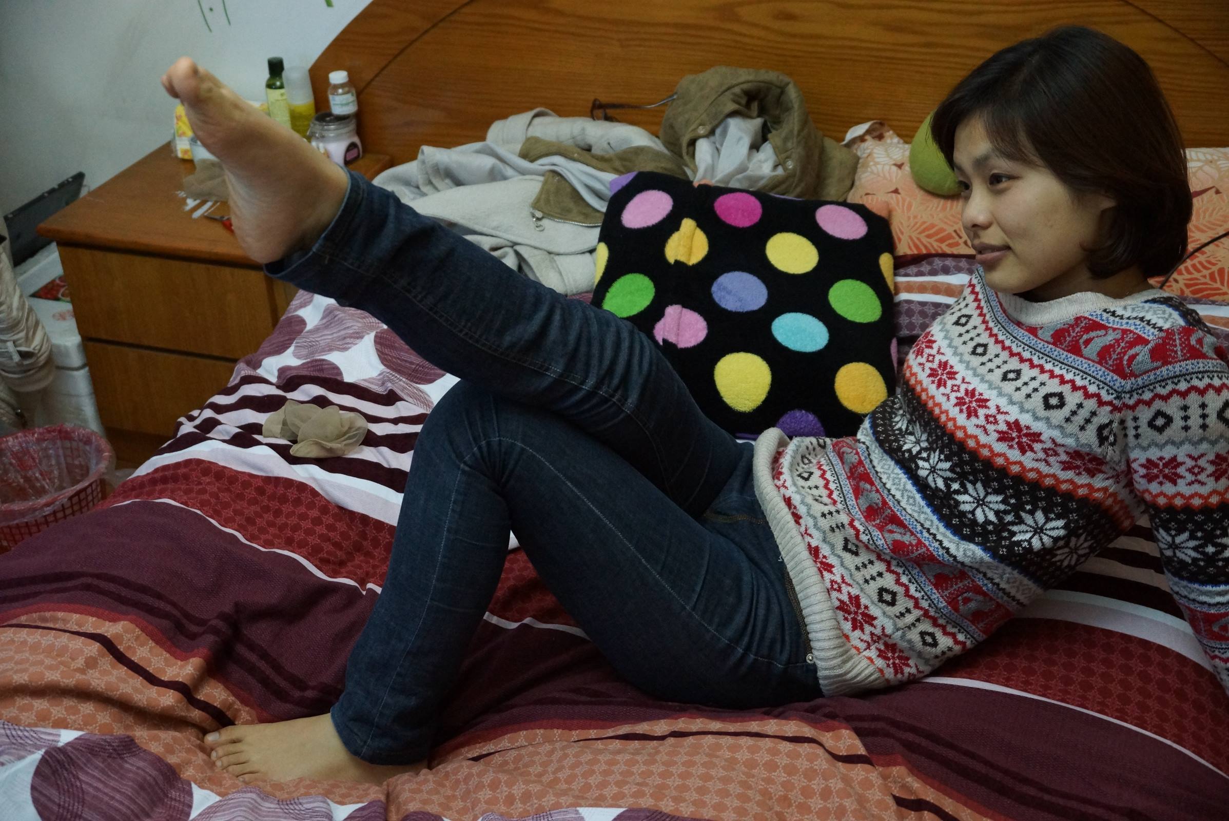 图片[42]-自由摄影 No.058 走了一天路 爱足MM认真的呵护着自己的每足 [45P] – 速更版-美库