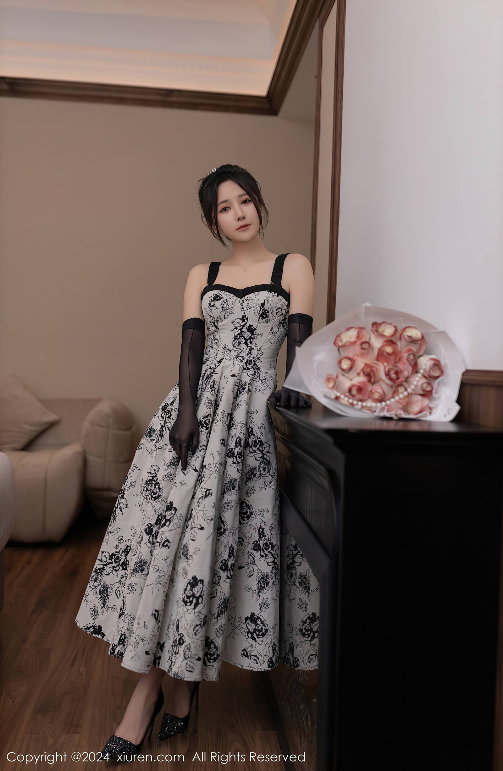 图片[12]-[Xiuren秀人网]2024.02.19 NO.8109 鱼子酱Fish 手中的玫瑰花 [48+1P] – 速更版-美库