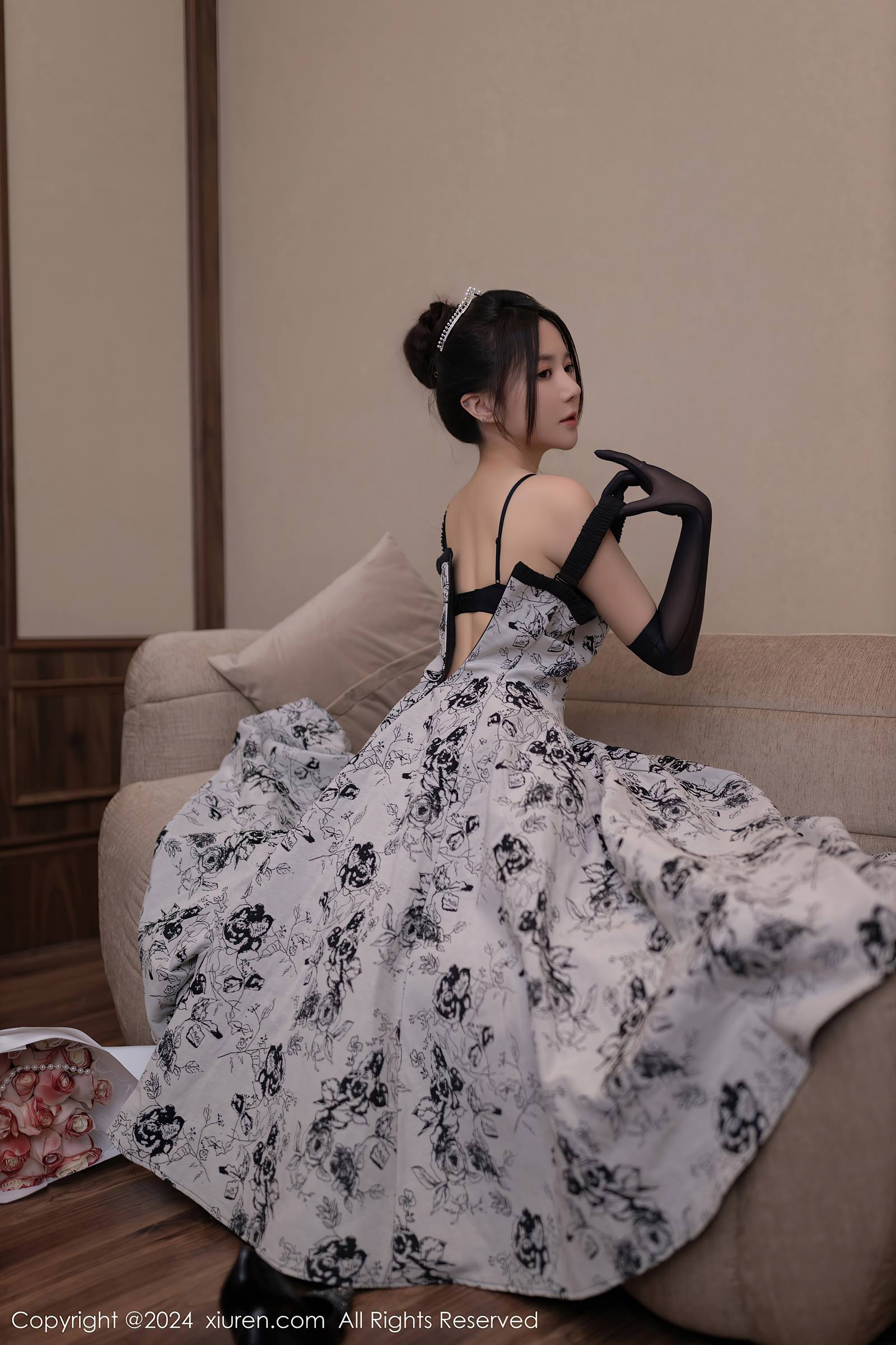 图片[26]-[Xiuren秀人网]2024.02.19 NO.8109 鱼子酱Fish 手中的玫瑰花 [48+1P] – 速更版-美库