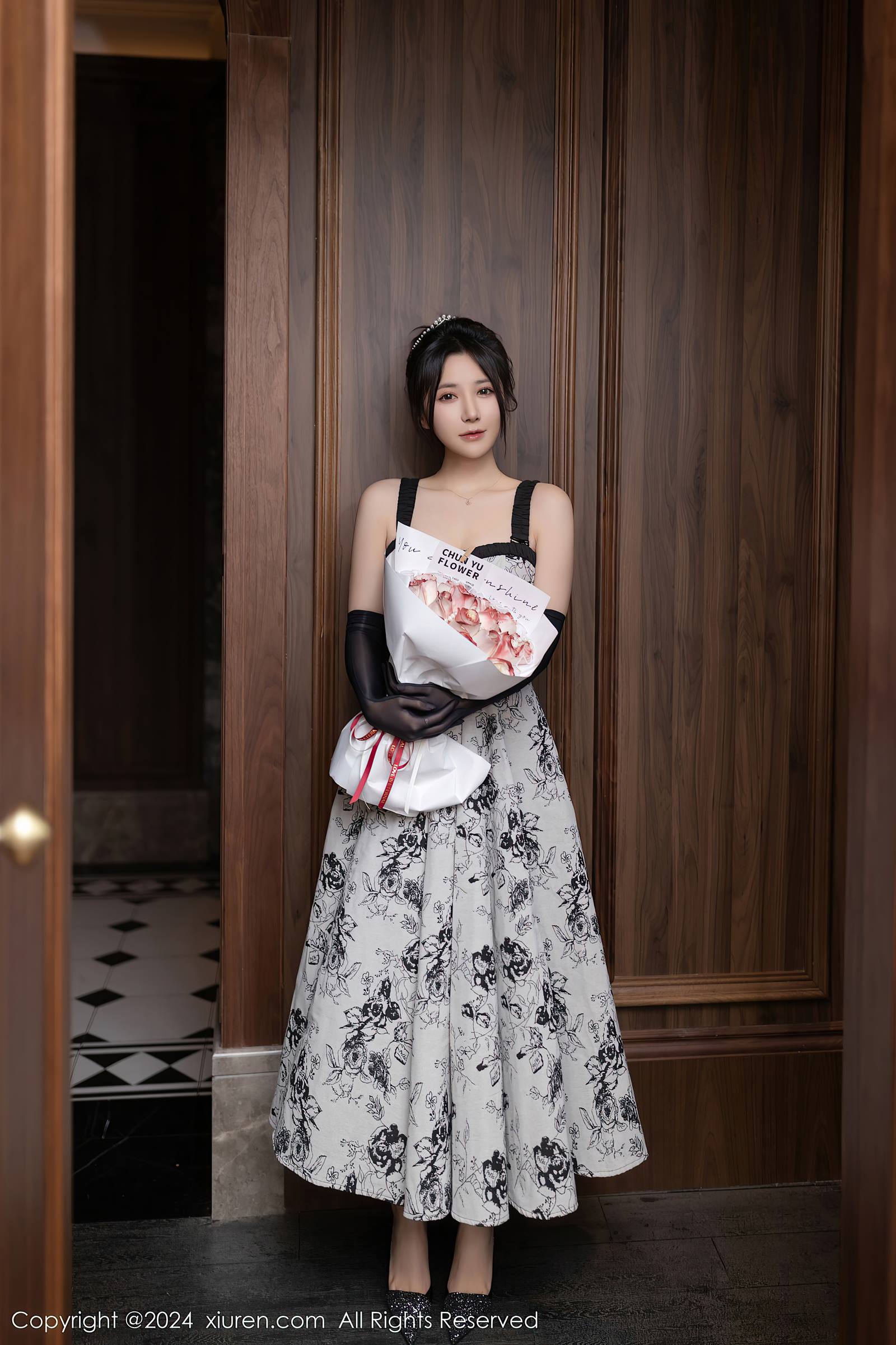 图片[50]-[Xiuren秀人网]2024.02.19 NO.8109 鱼子酱Fish 手中的玫瑰花 [48+1P] – 速更版-美库