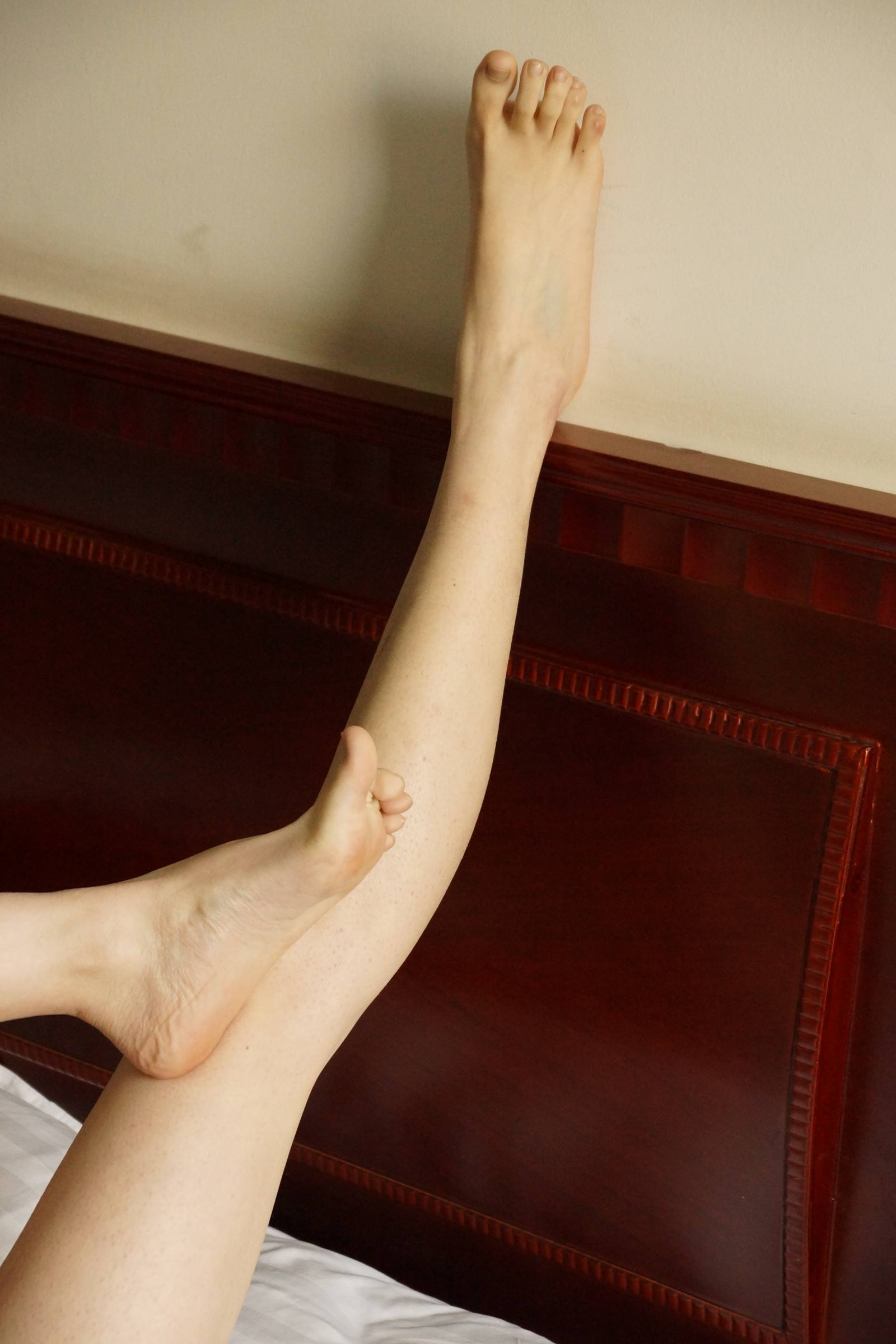 图片[28]-自由摄影 No.065 干净白嫩的小米裸足 [149P] – 速更版-美库